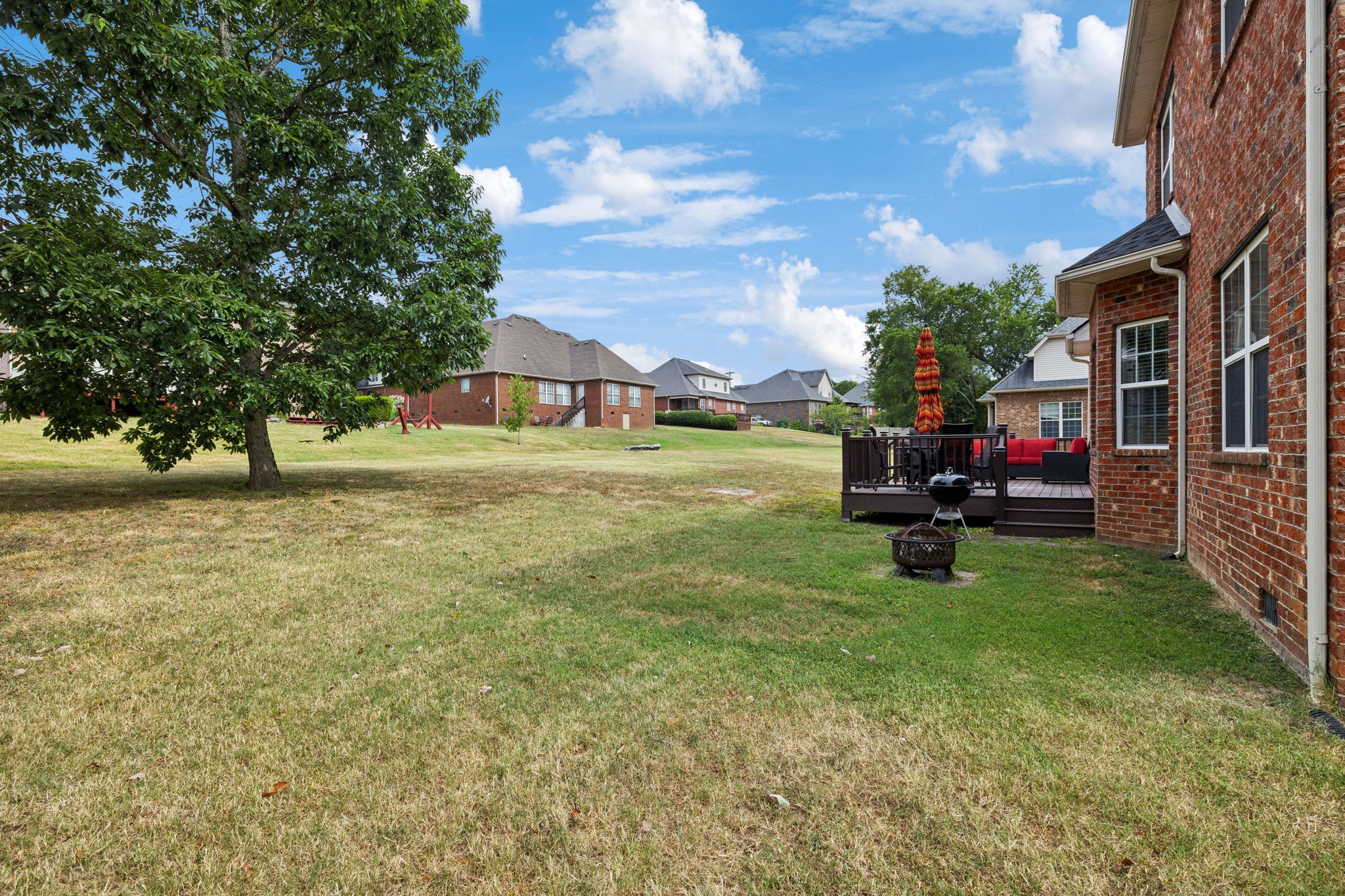 8039 Vineyard Ln