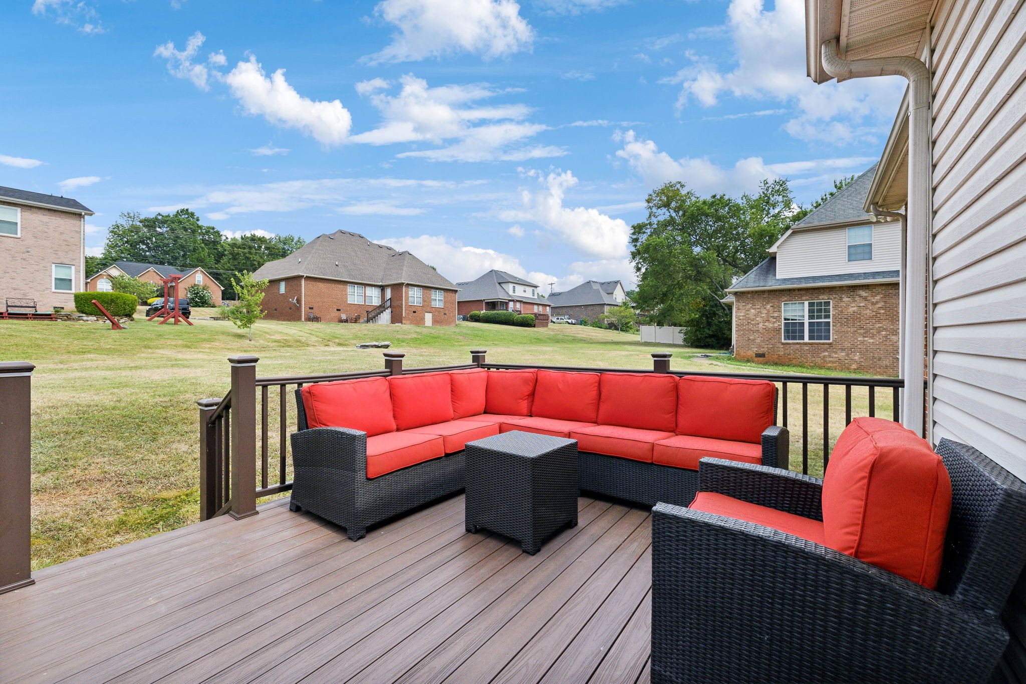 8039 Vineyard Ln