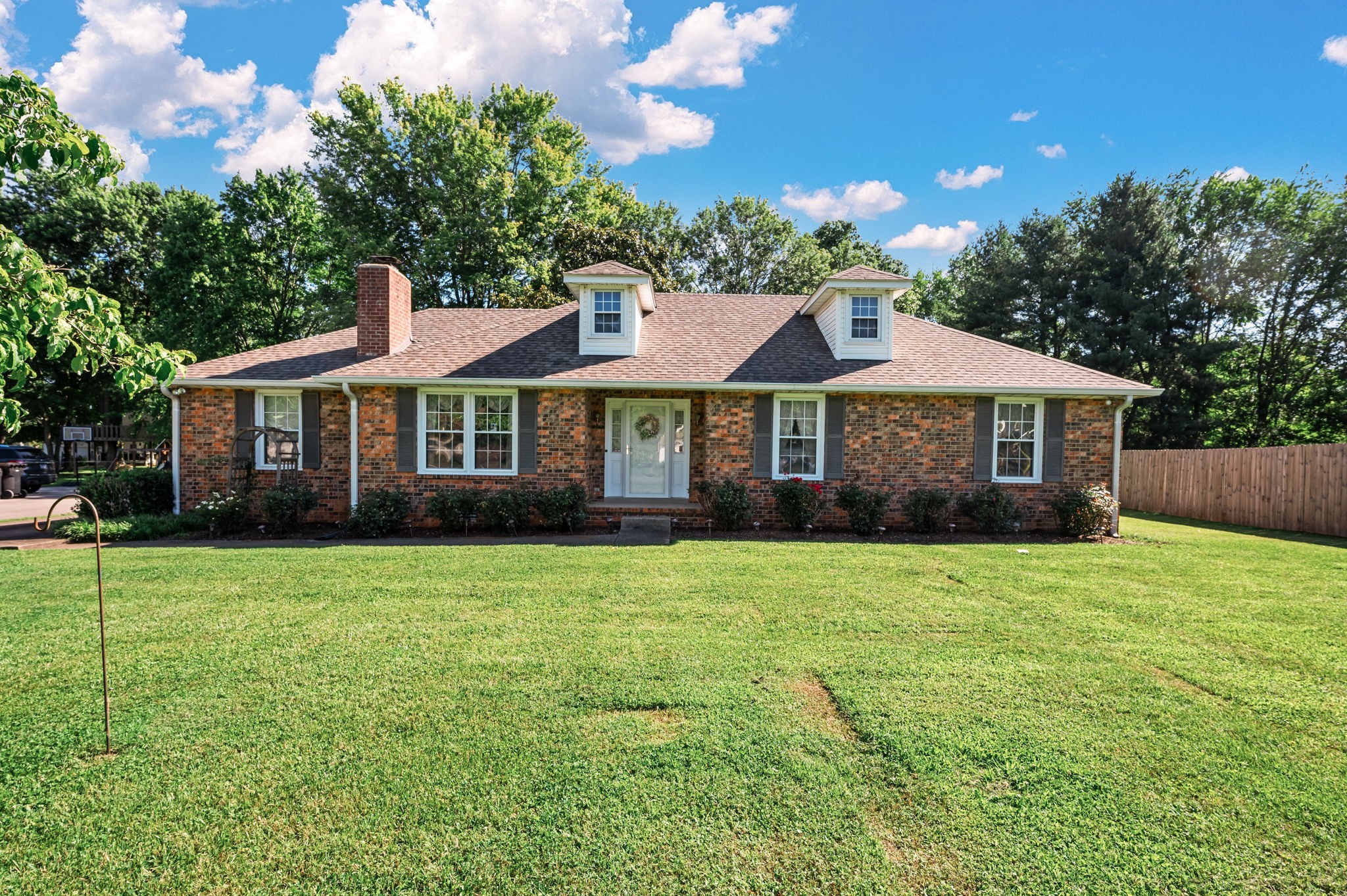 315 Shadowbrook Dr