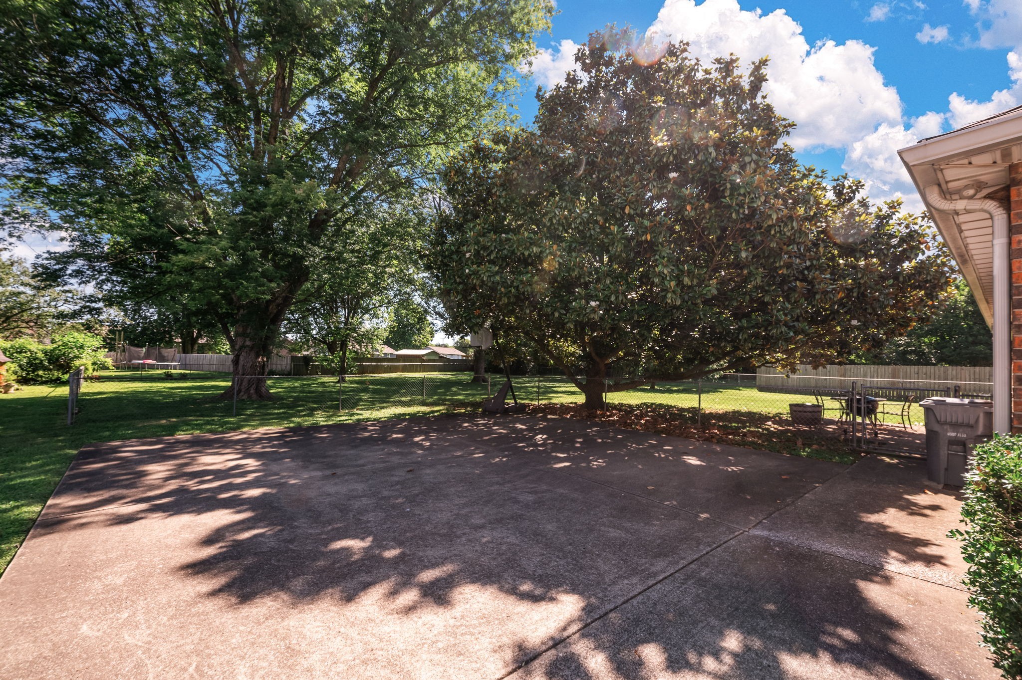 315 Shadowbrook Dr