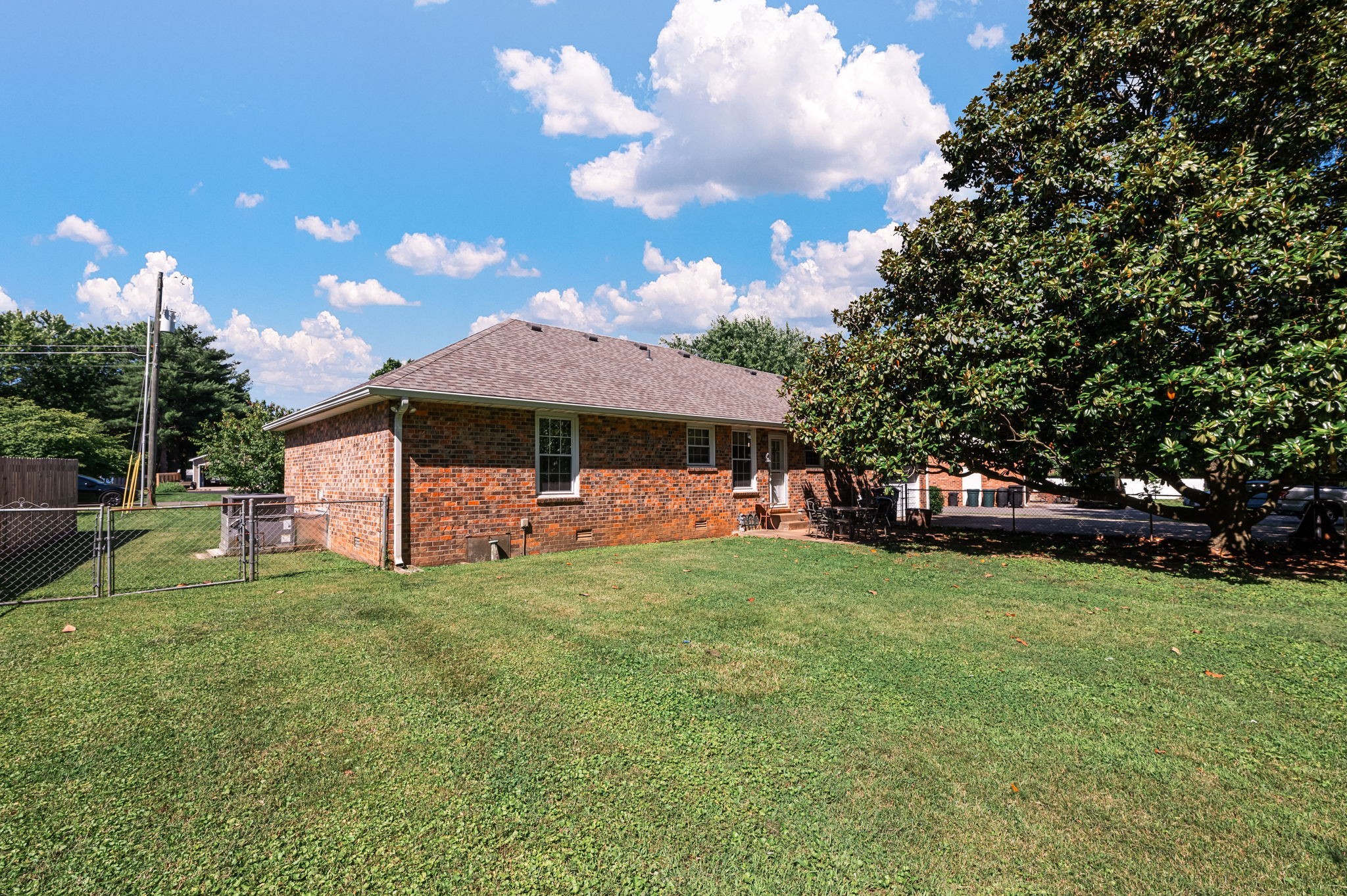 315 Shadowbrook Dr
