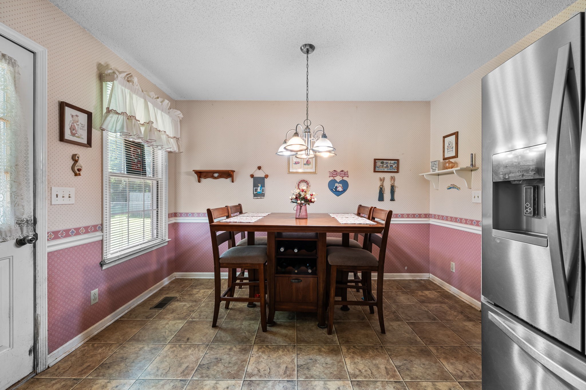 315 Shadowbrook Dr