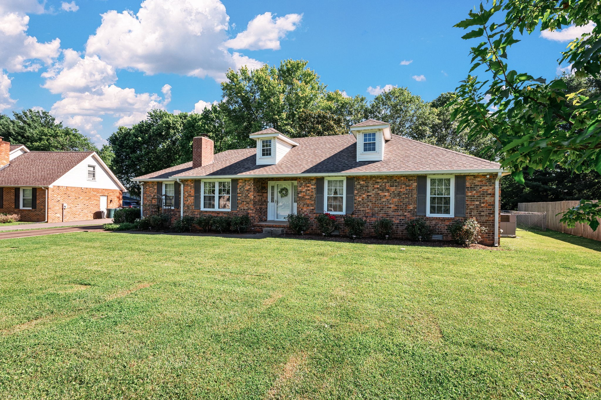315 Shadowbrook Dr