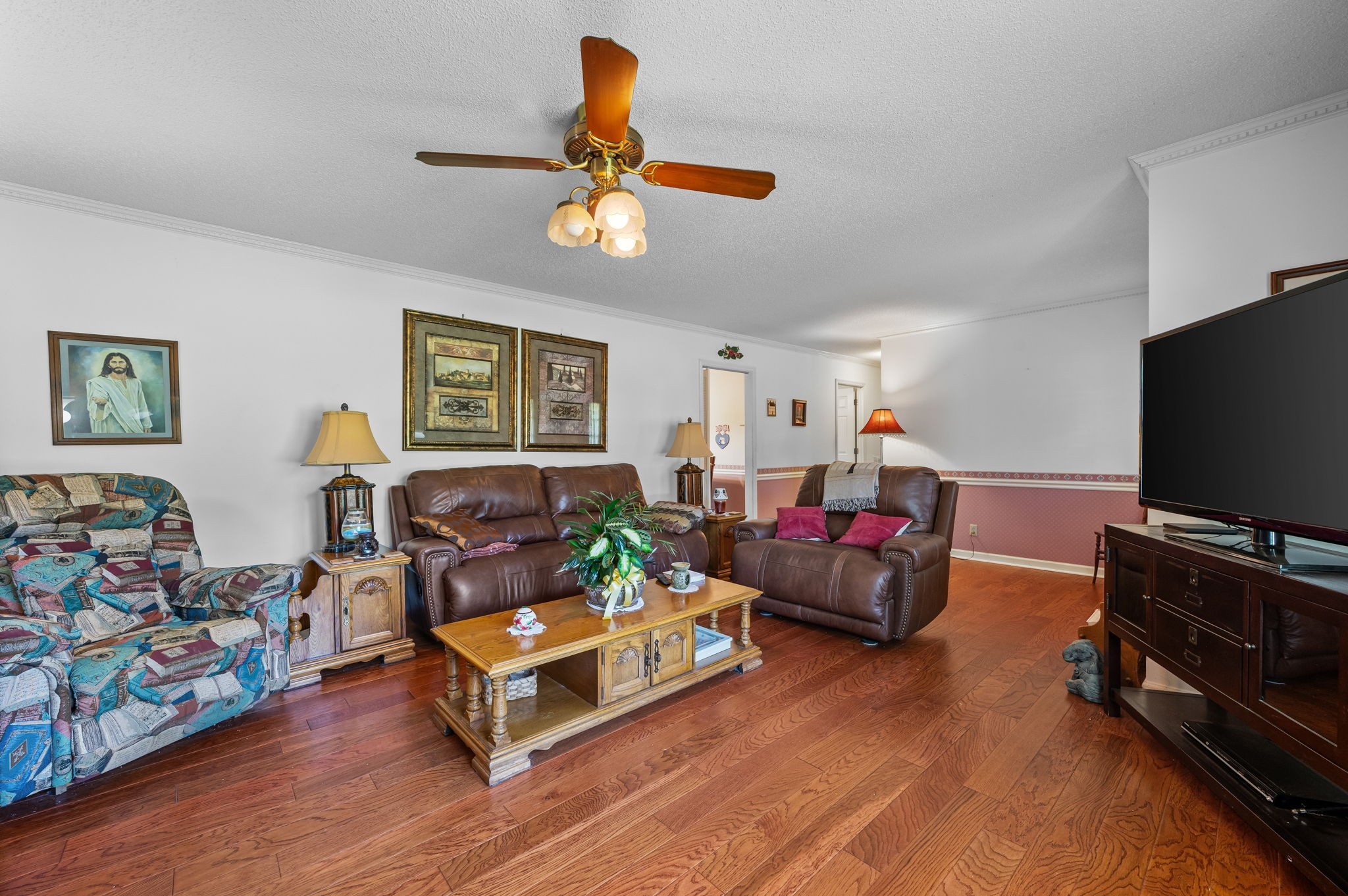 315 Shadowbrook Dr