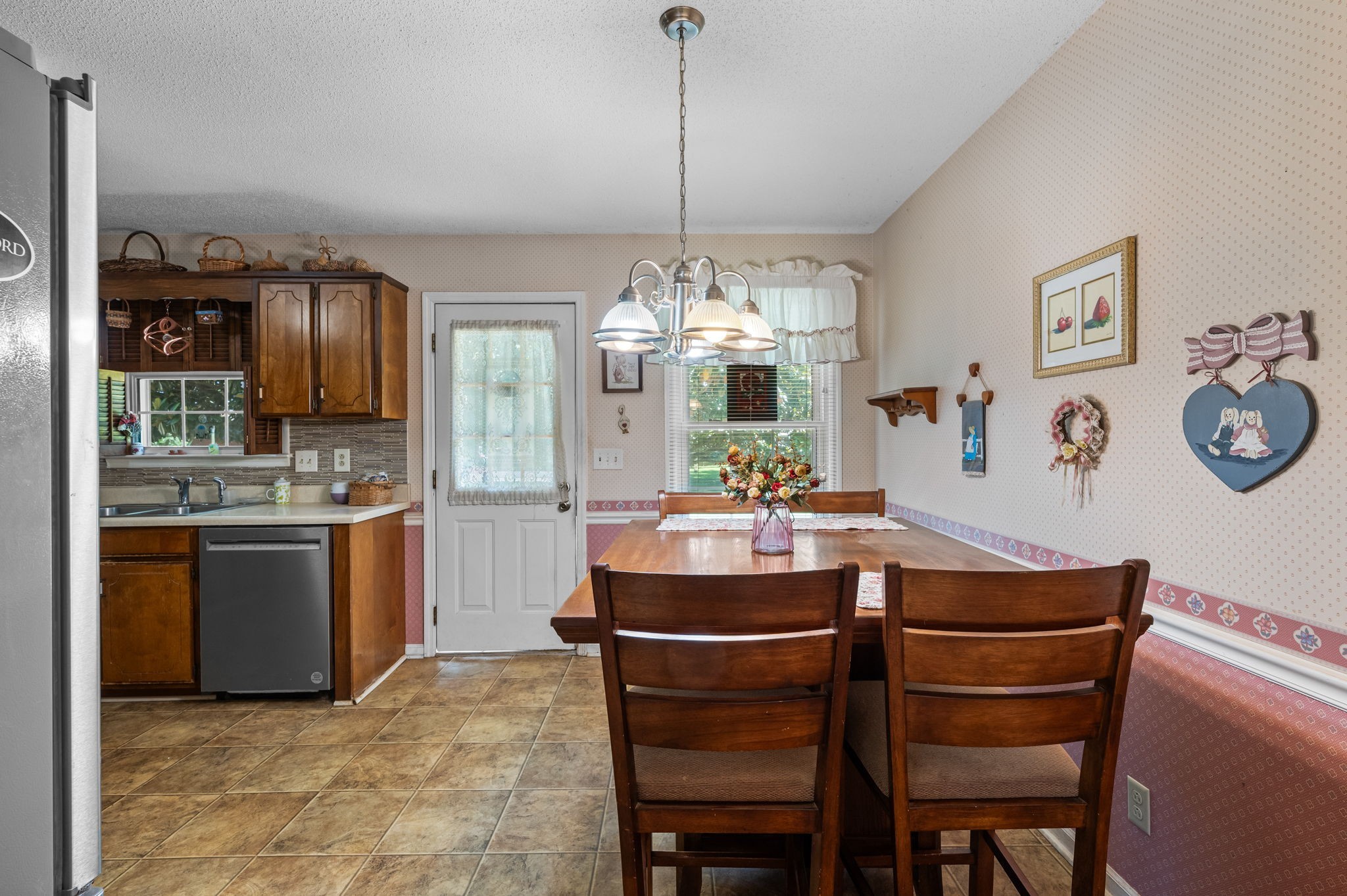 315 Shadowbrook Dr