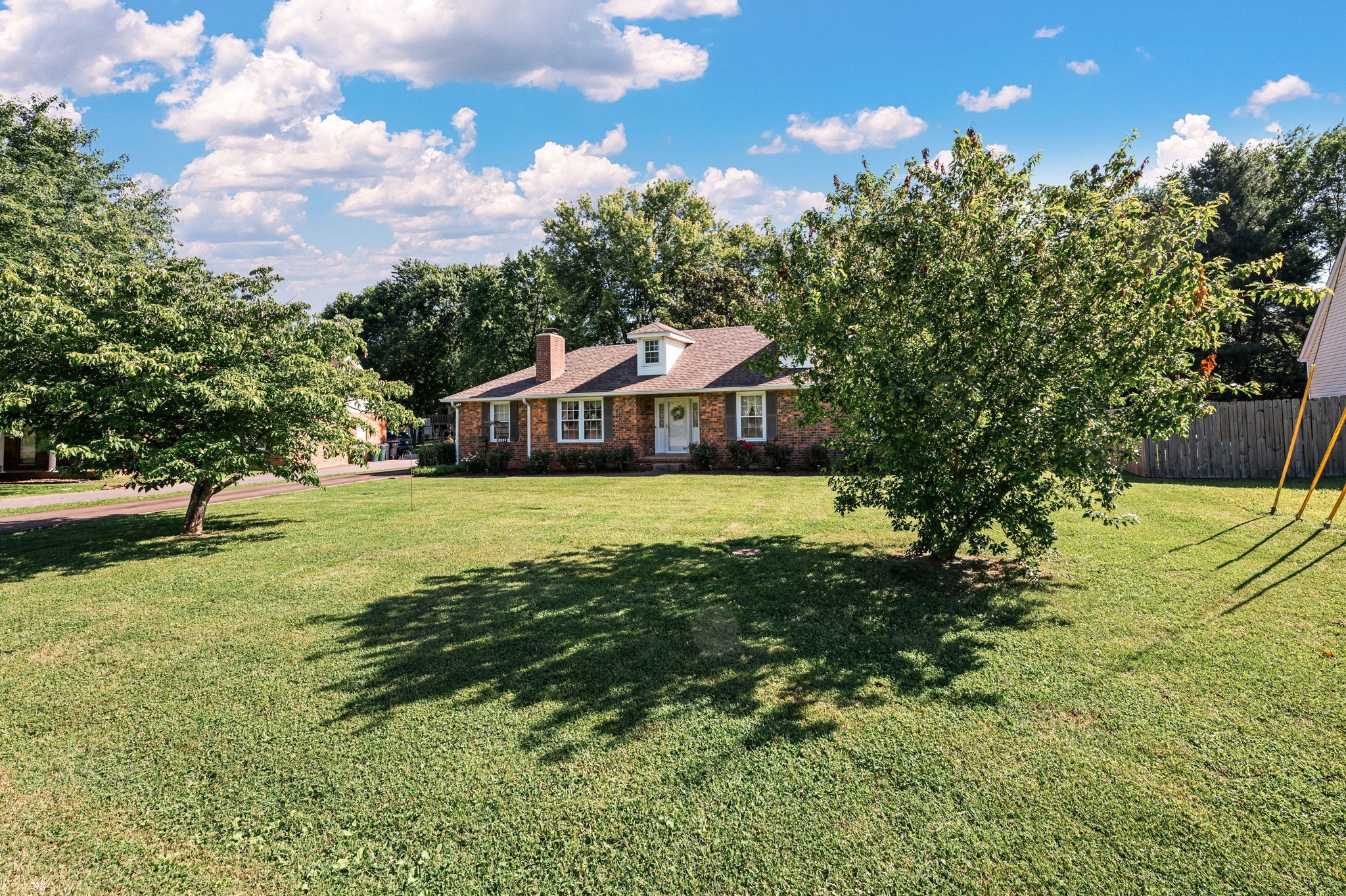 315 Shadowbrook Dr