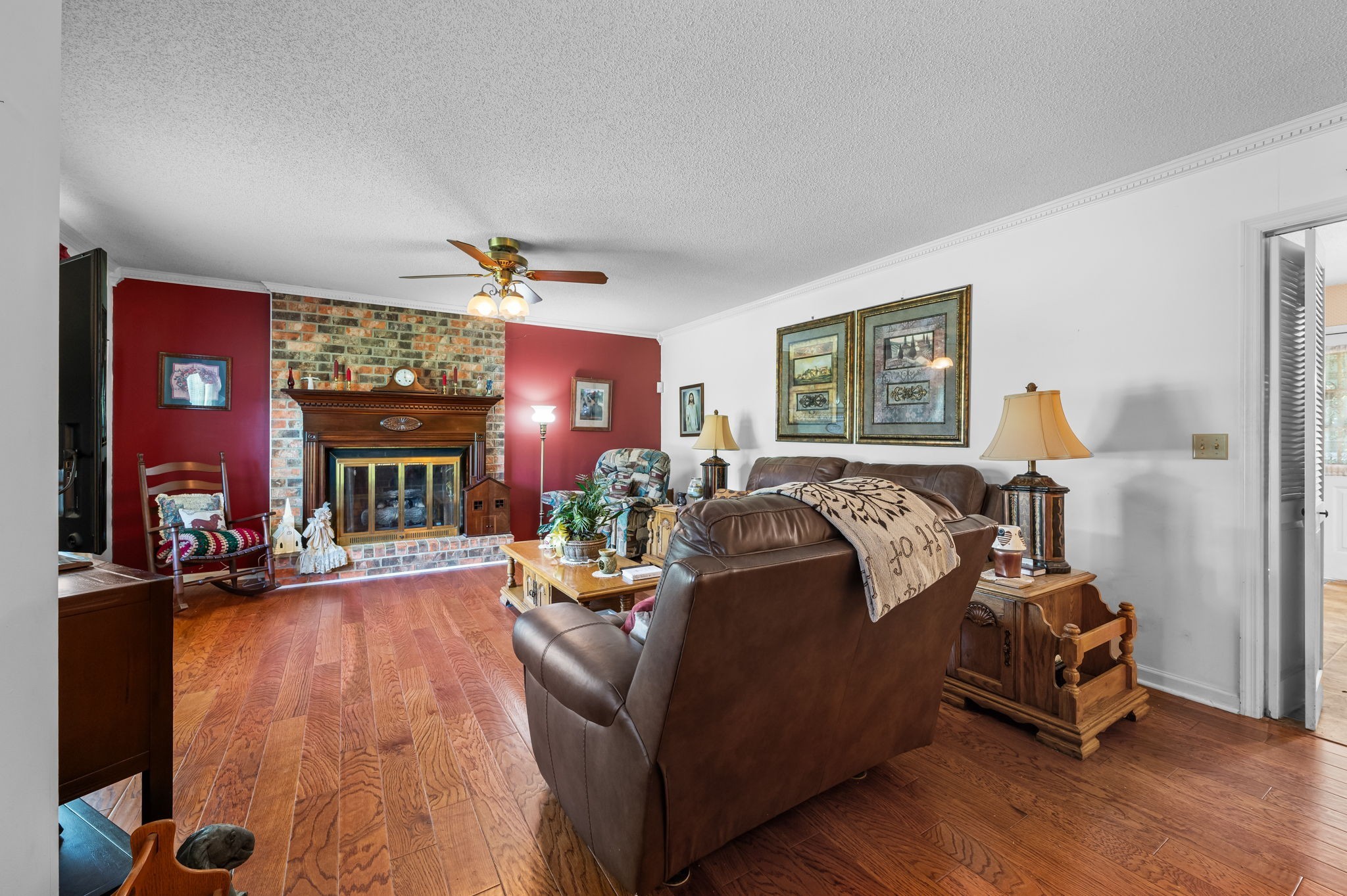 315 Shadowbrook Dr