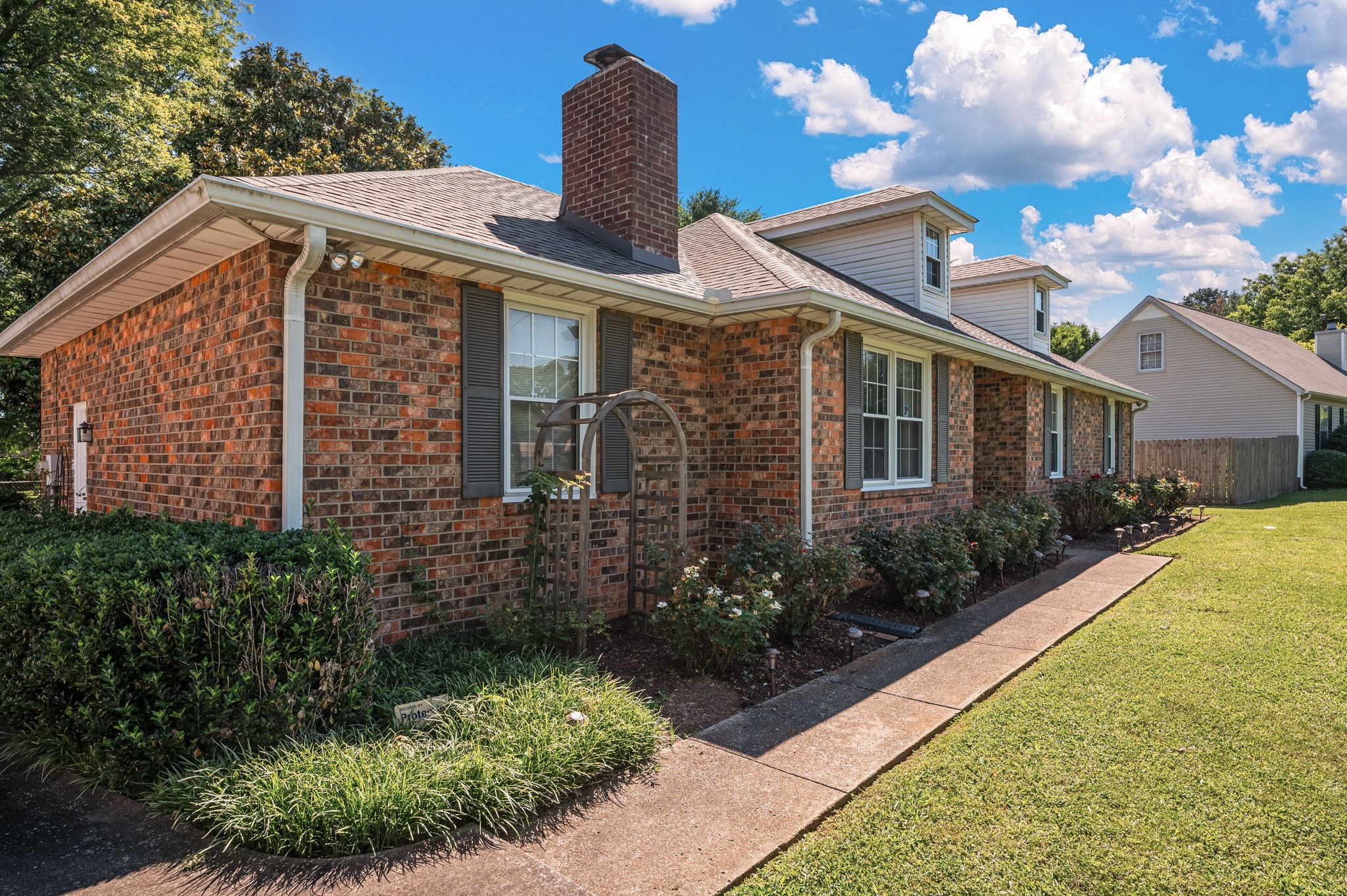 315 Shadowbrook Dr