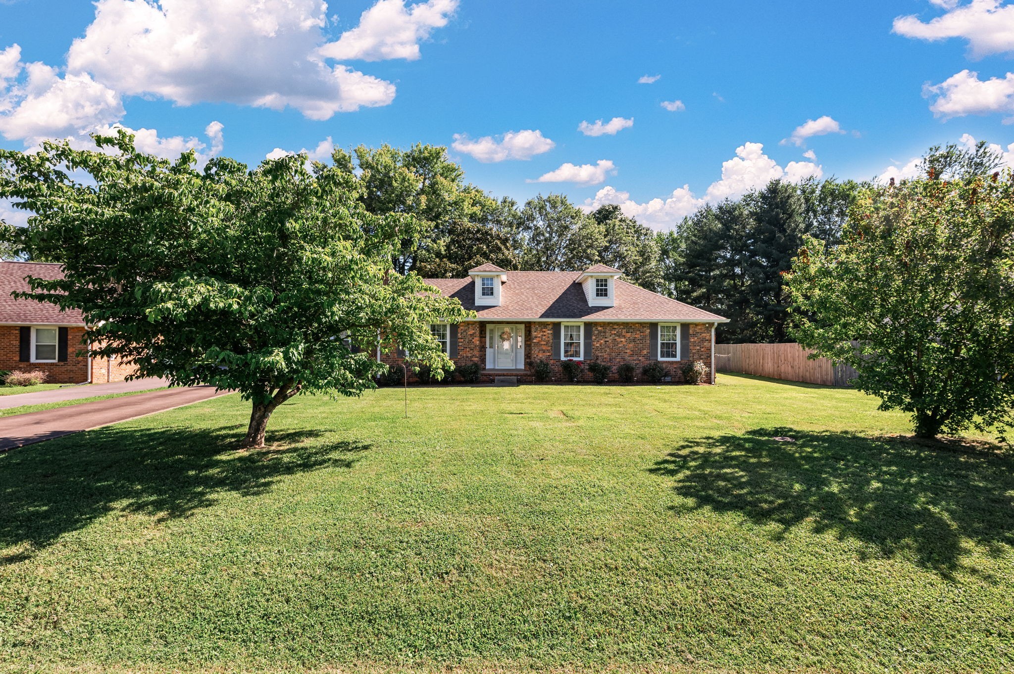 315 Shadowbrook Dr