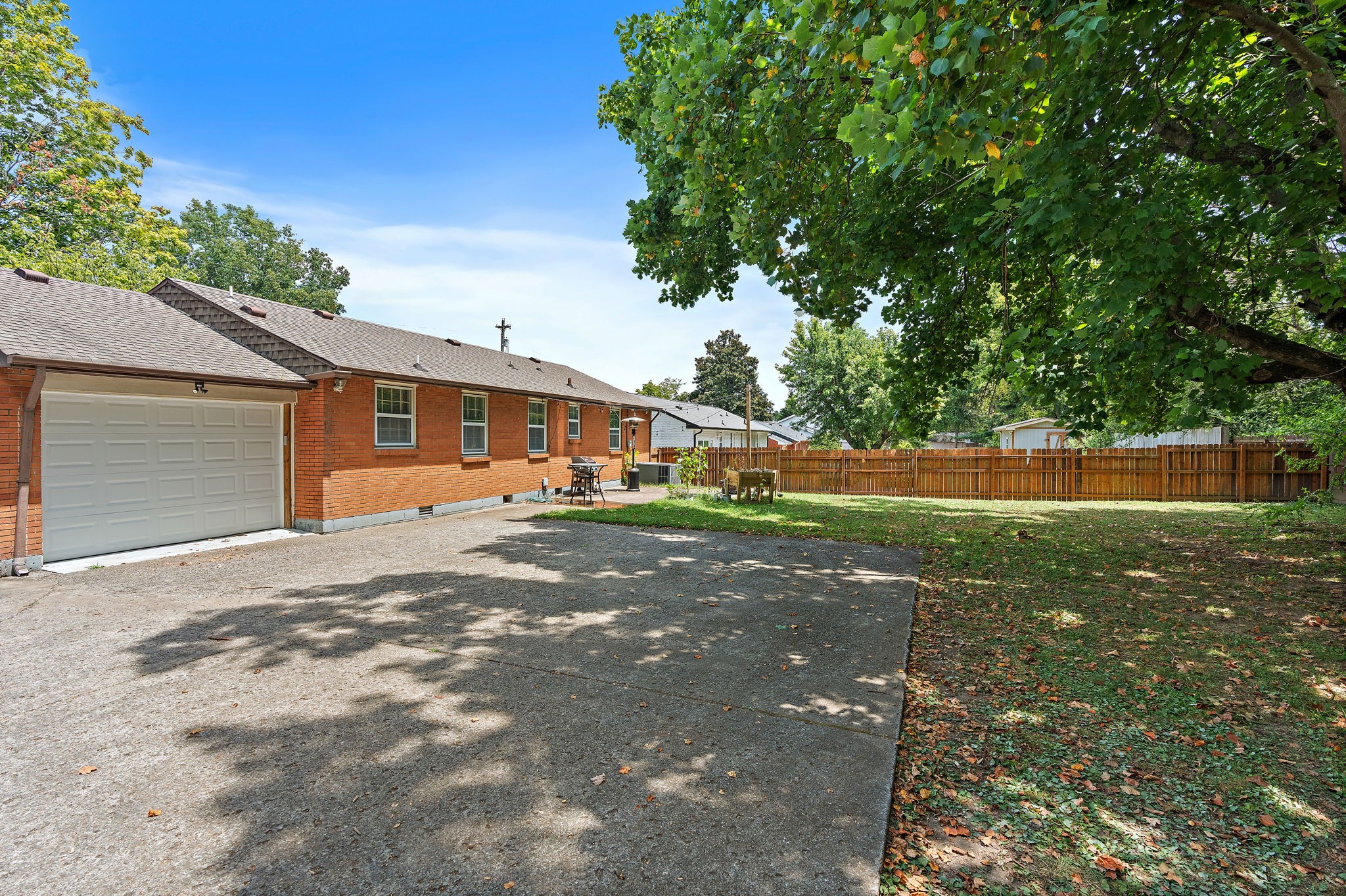 613 Harding Pl