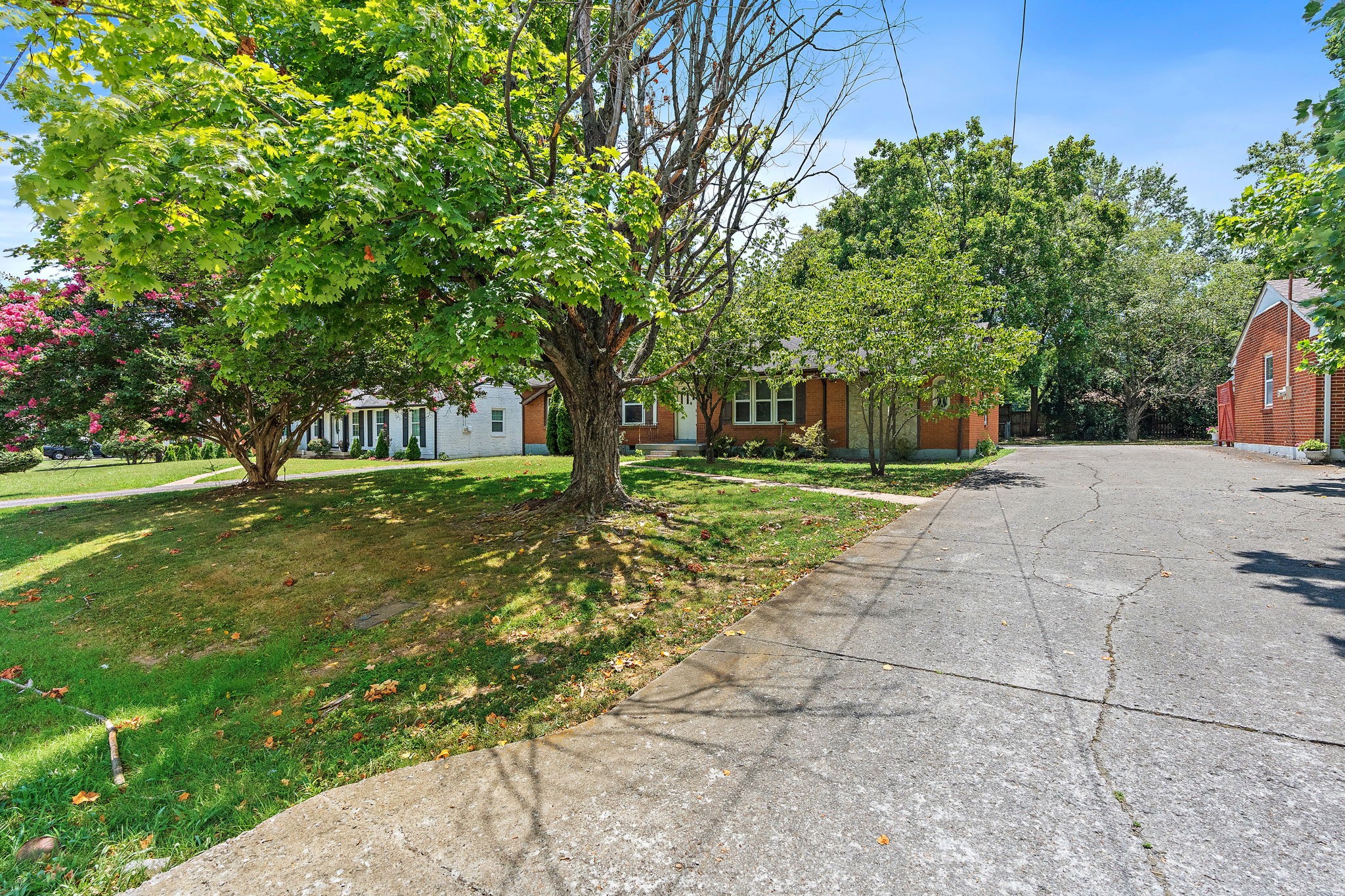 613 Harding Pl