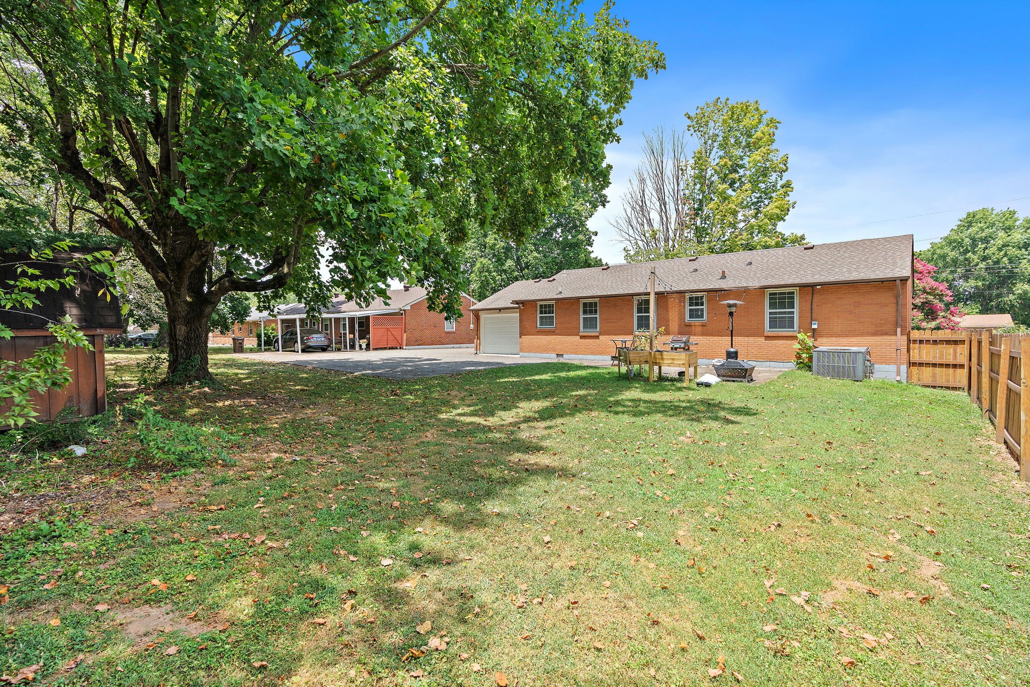 613 Harding Pl