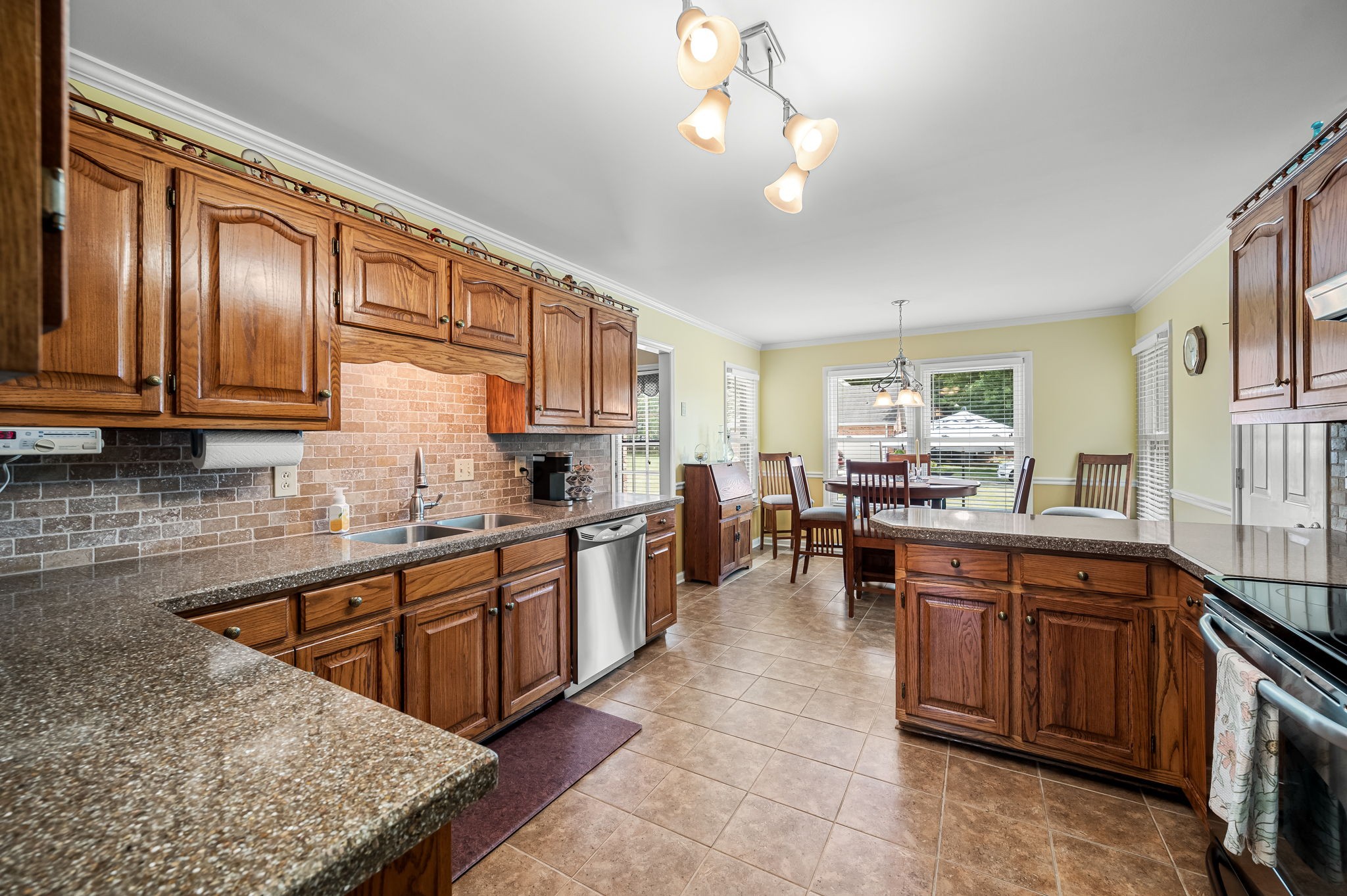2104 Red Mile Rd