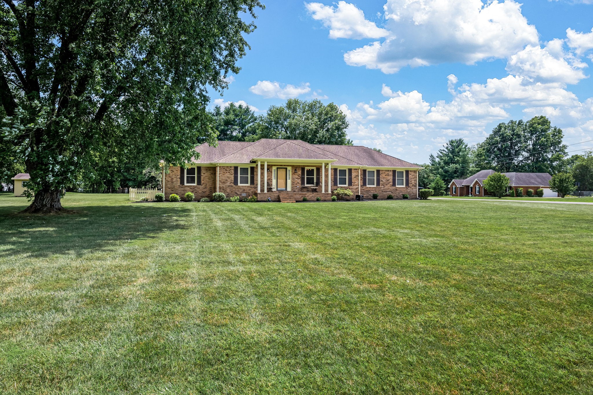 2104 Red Mile Rd