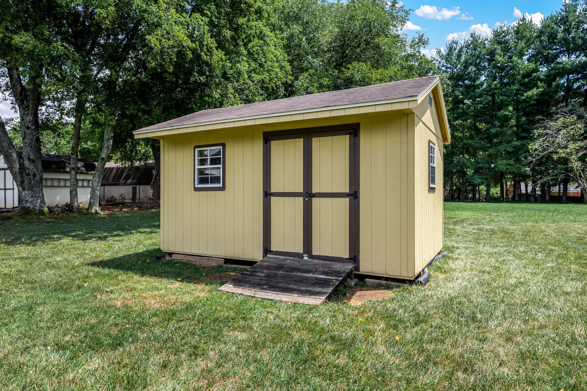 2104 Red Mile Rd