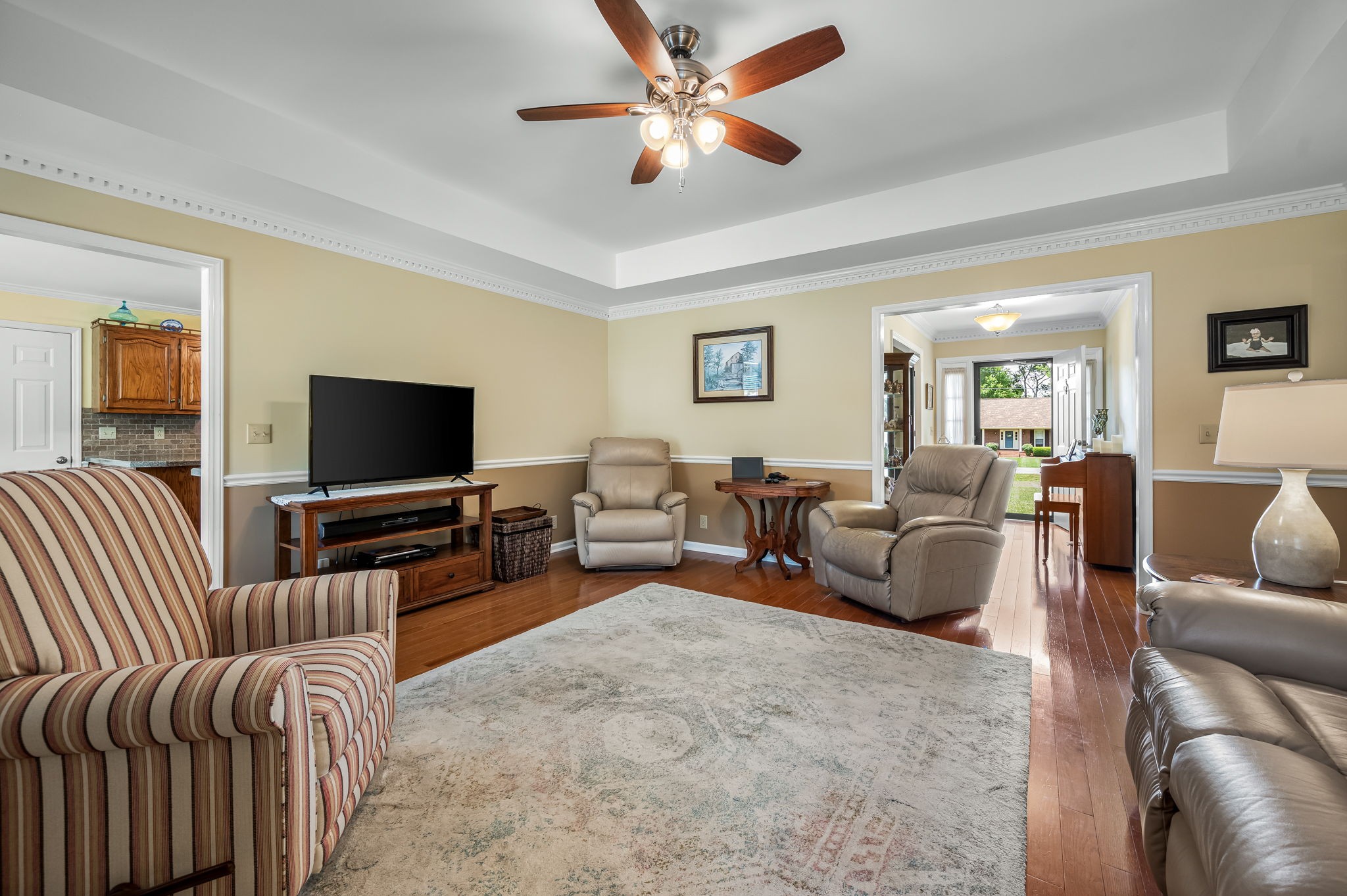 2104 Red Mile Rd