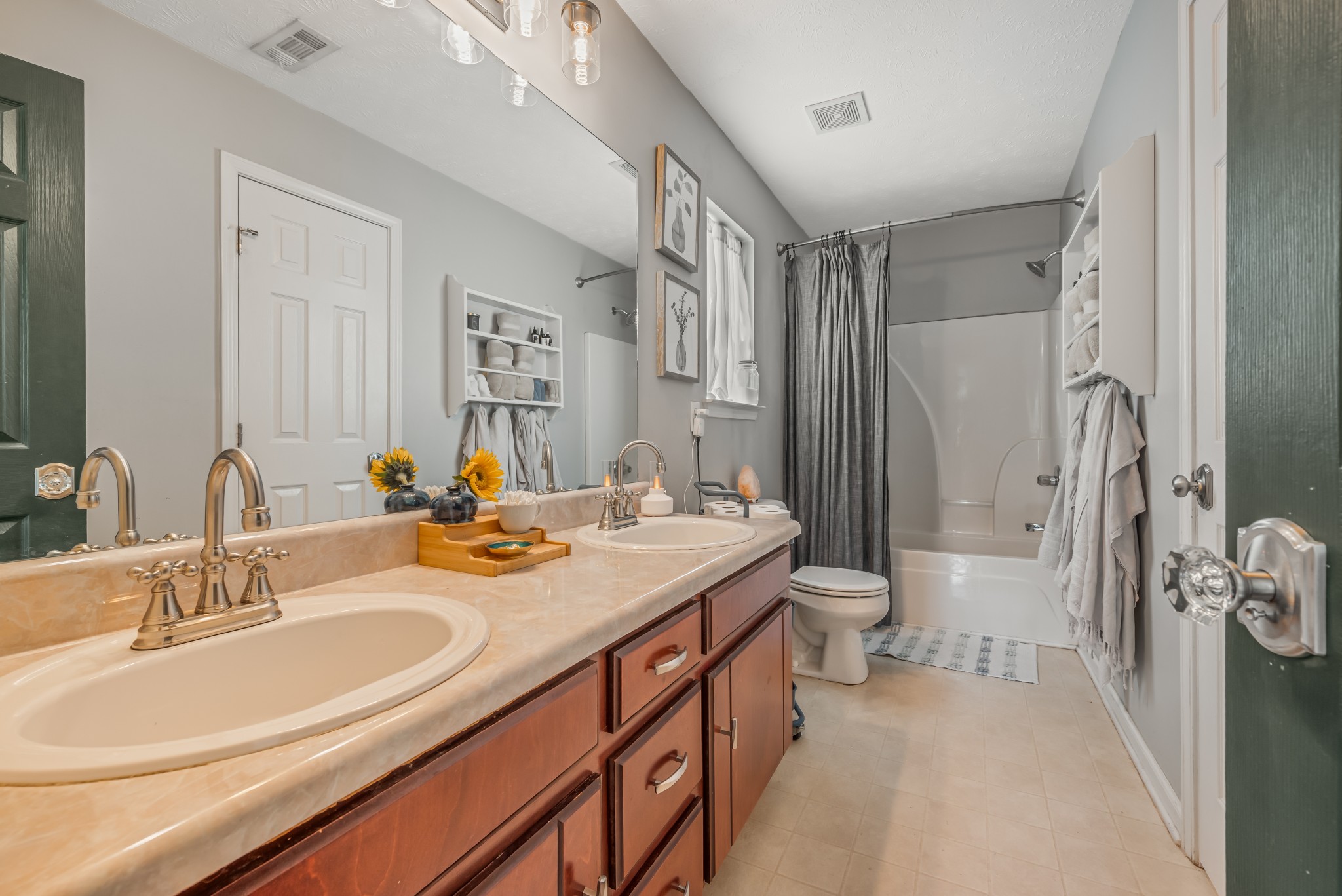 3205 Cloudfalls Trce