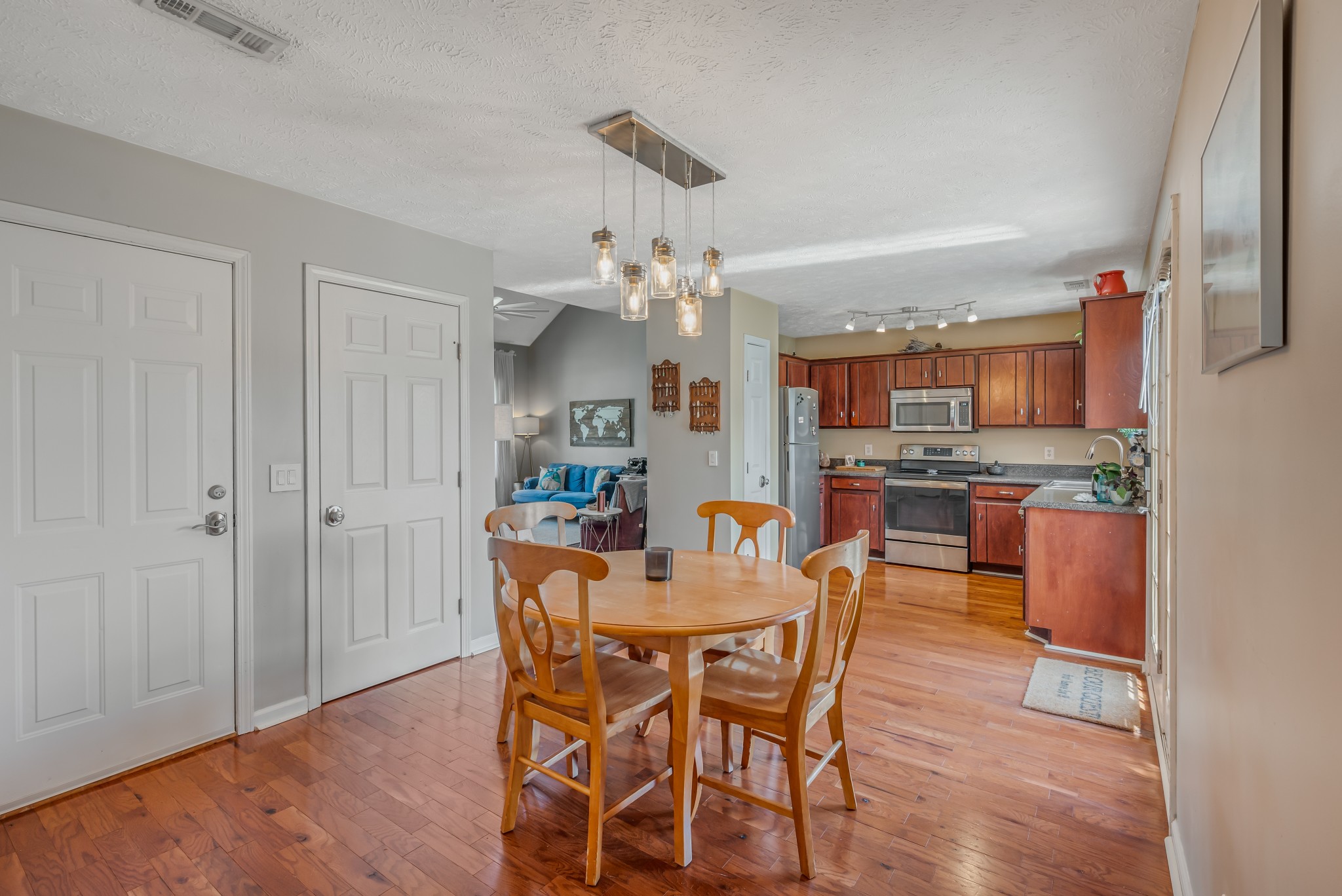 3205 Cloudfalls Trce