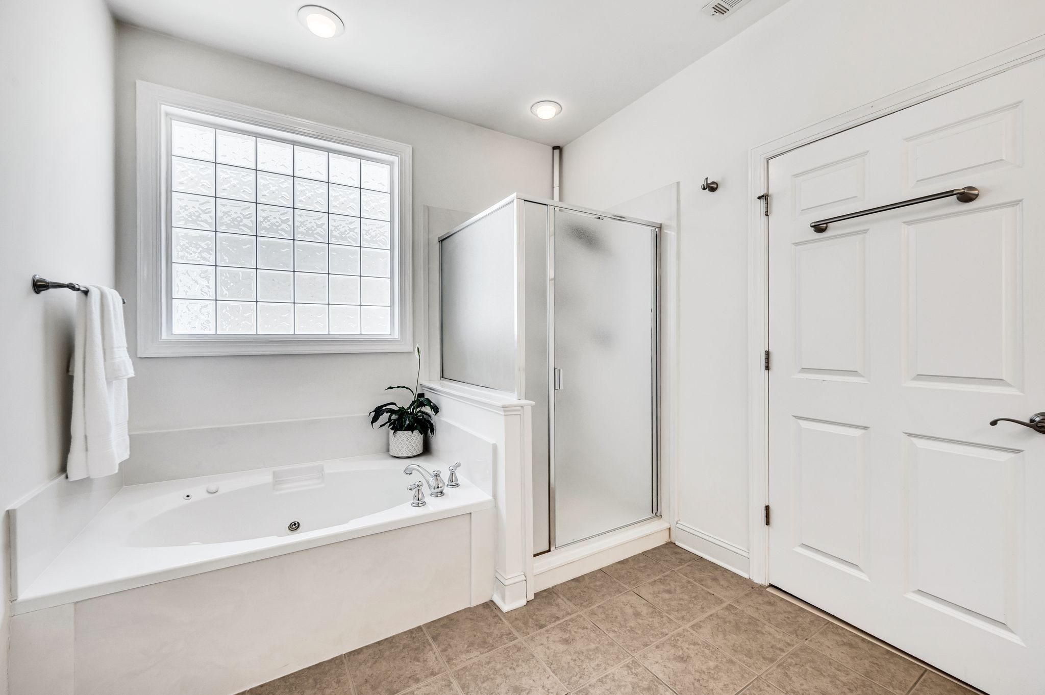 1013 Eden Park Dr