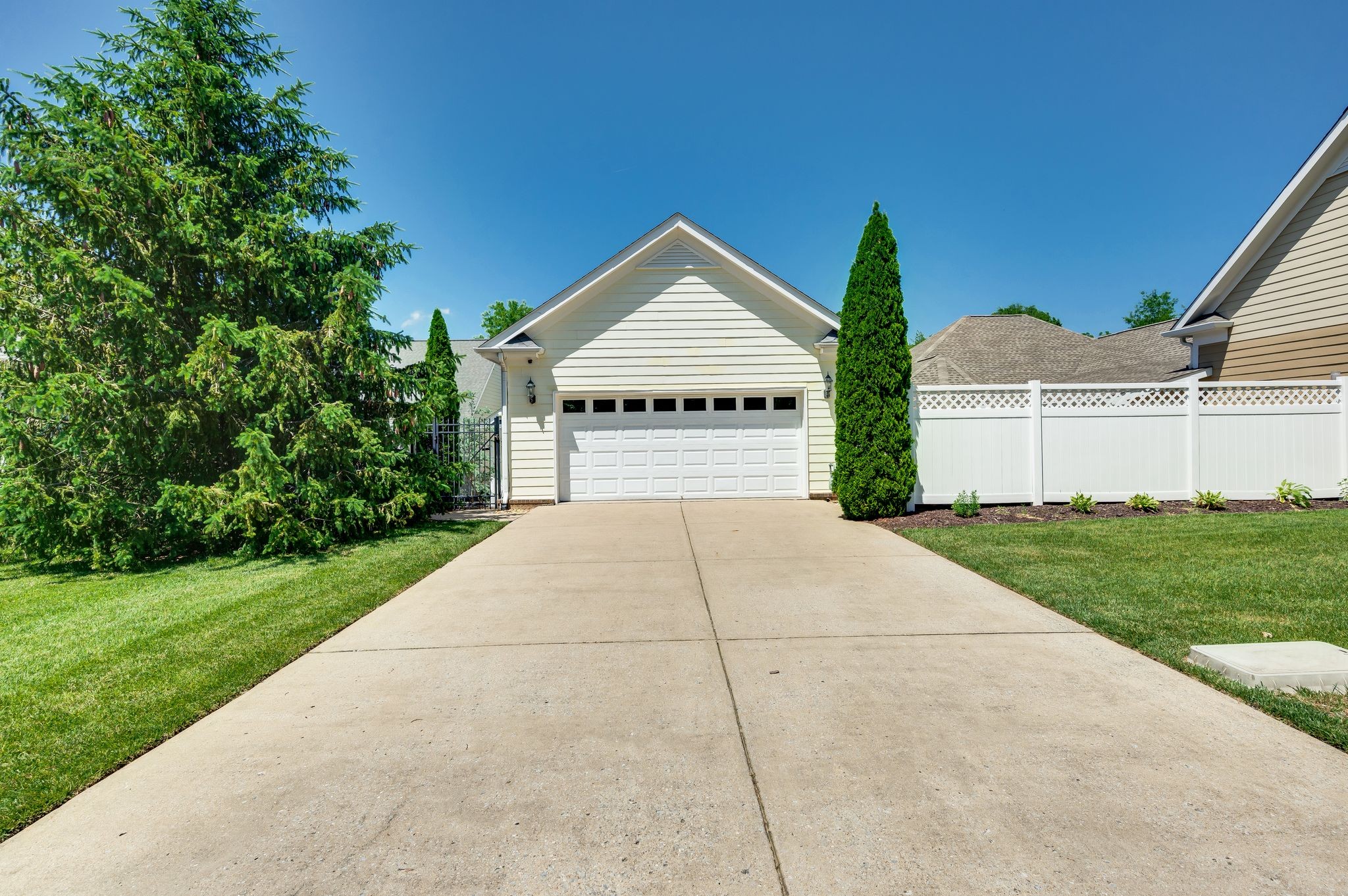 1013 Eden Park Dr