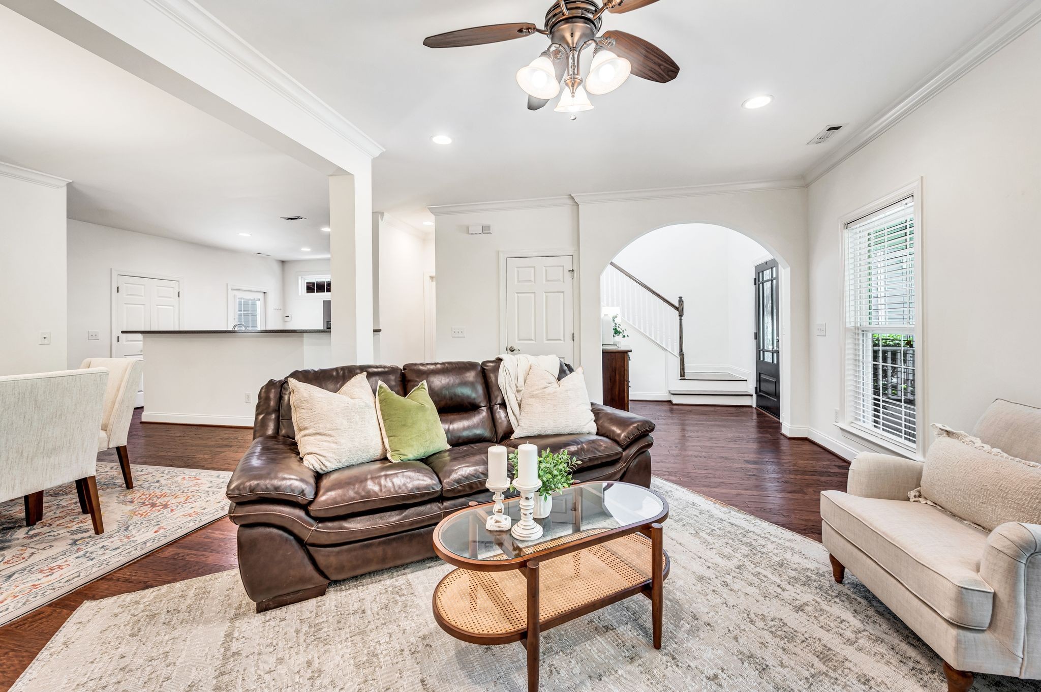 1013 Eden Park Dr
