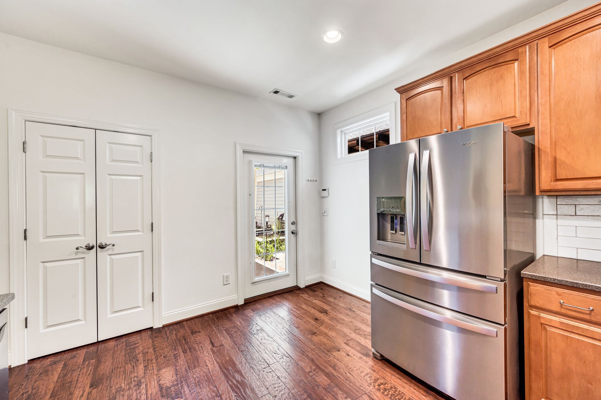 1013 Eden Park Dr