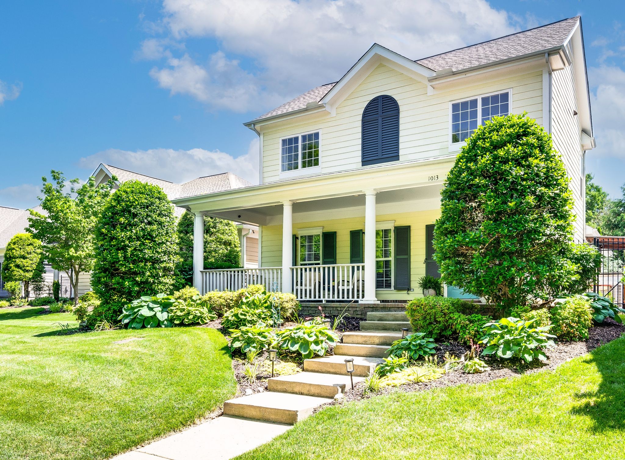 1013 Eden Park Dr