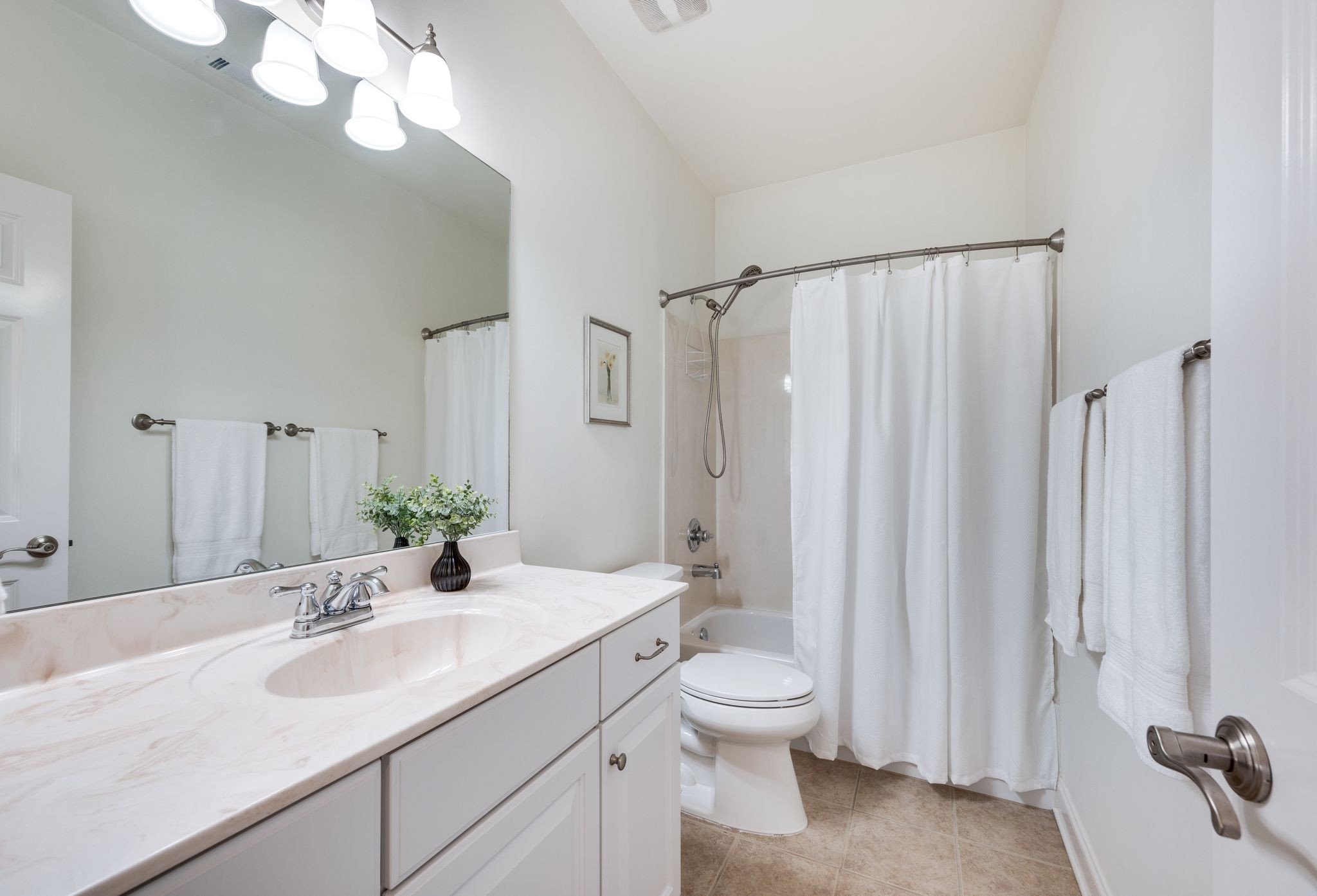 1013 Eden Park Dr