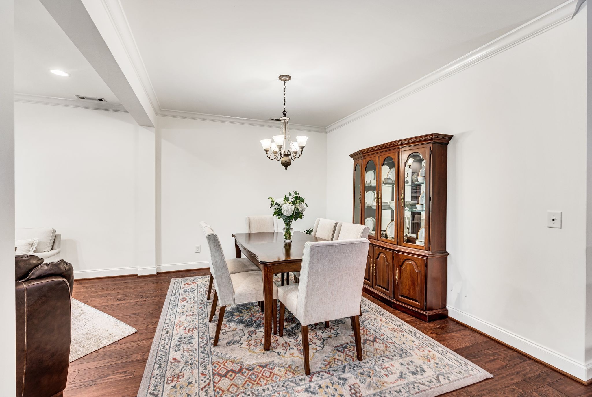 1013 Eden Park Dr