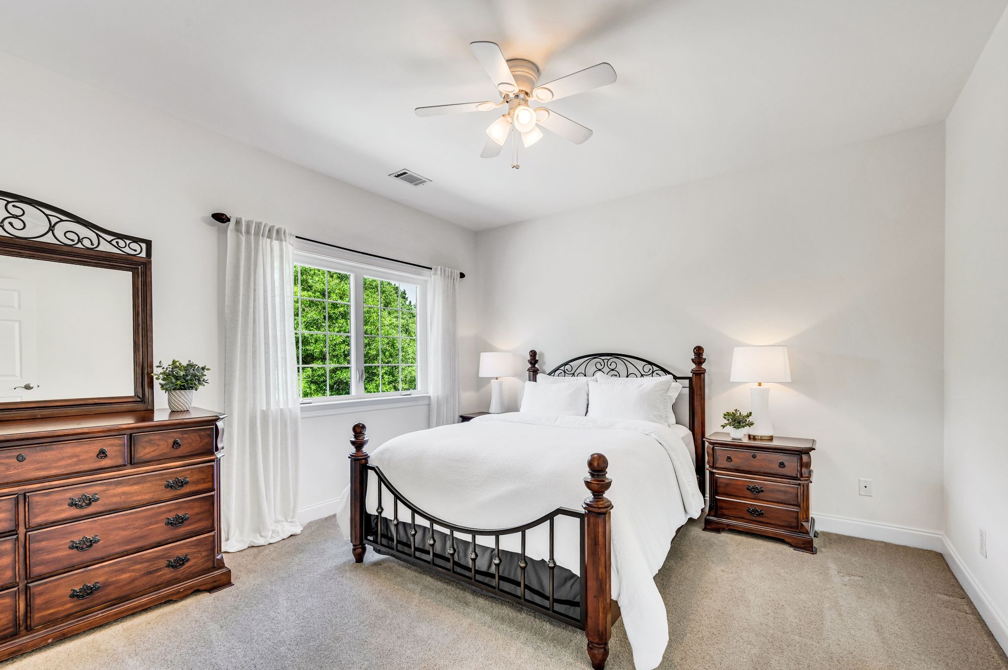 1013 Eden Park Dr