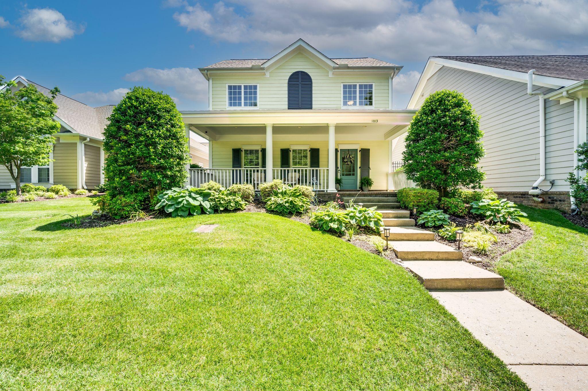 1013 Eden Park Dr