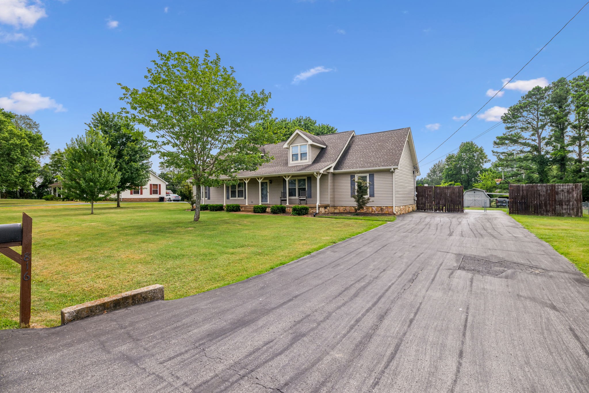 816 Walnut Ridge Dr
