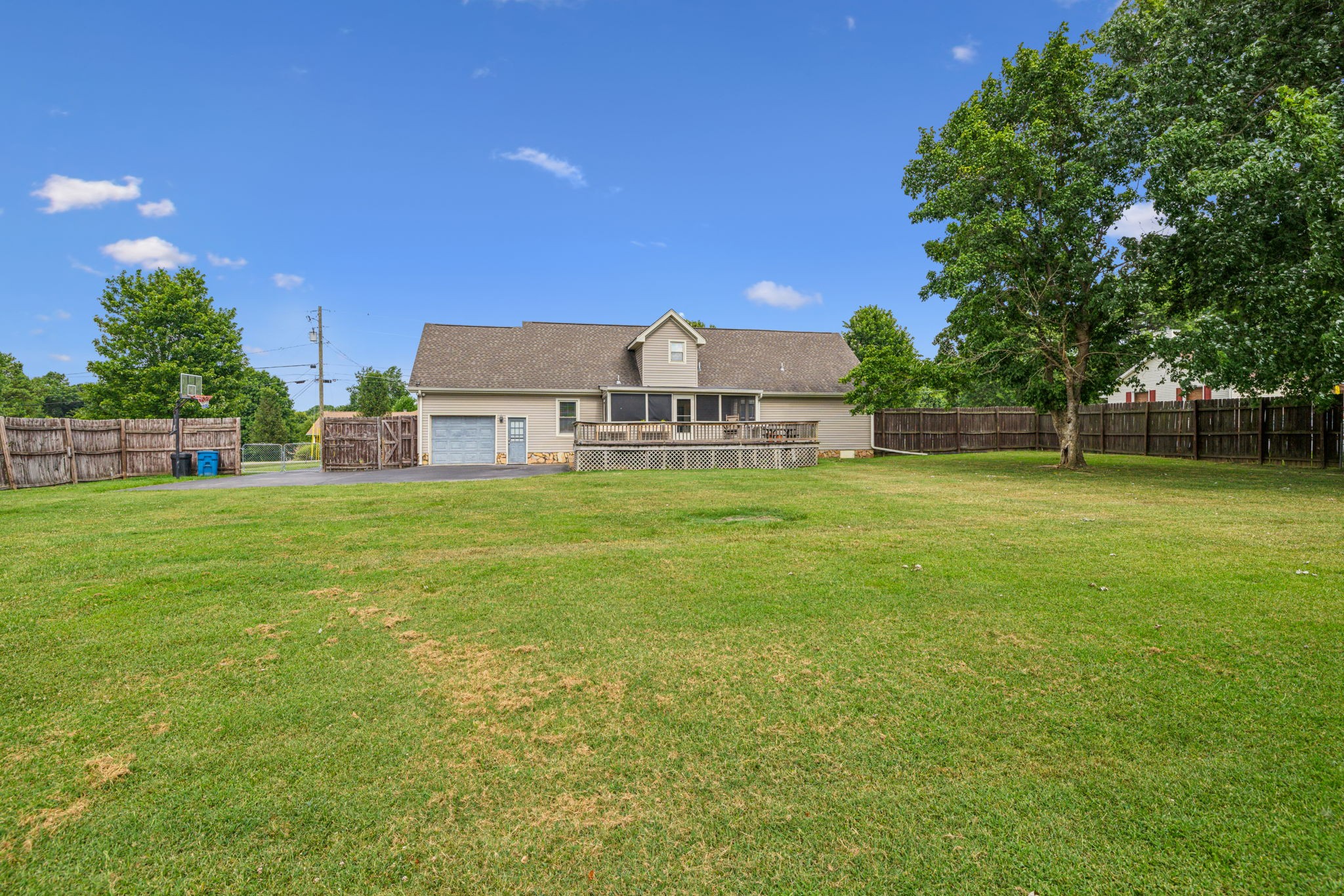 816 Walnut Ridge Dr