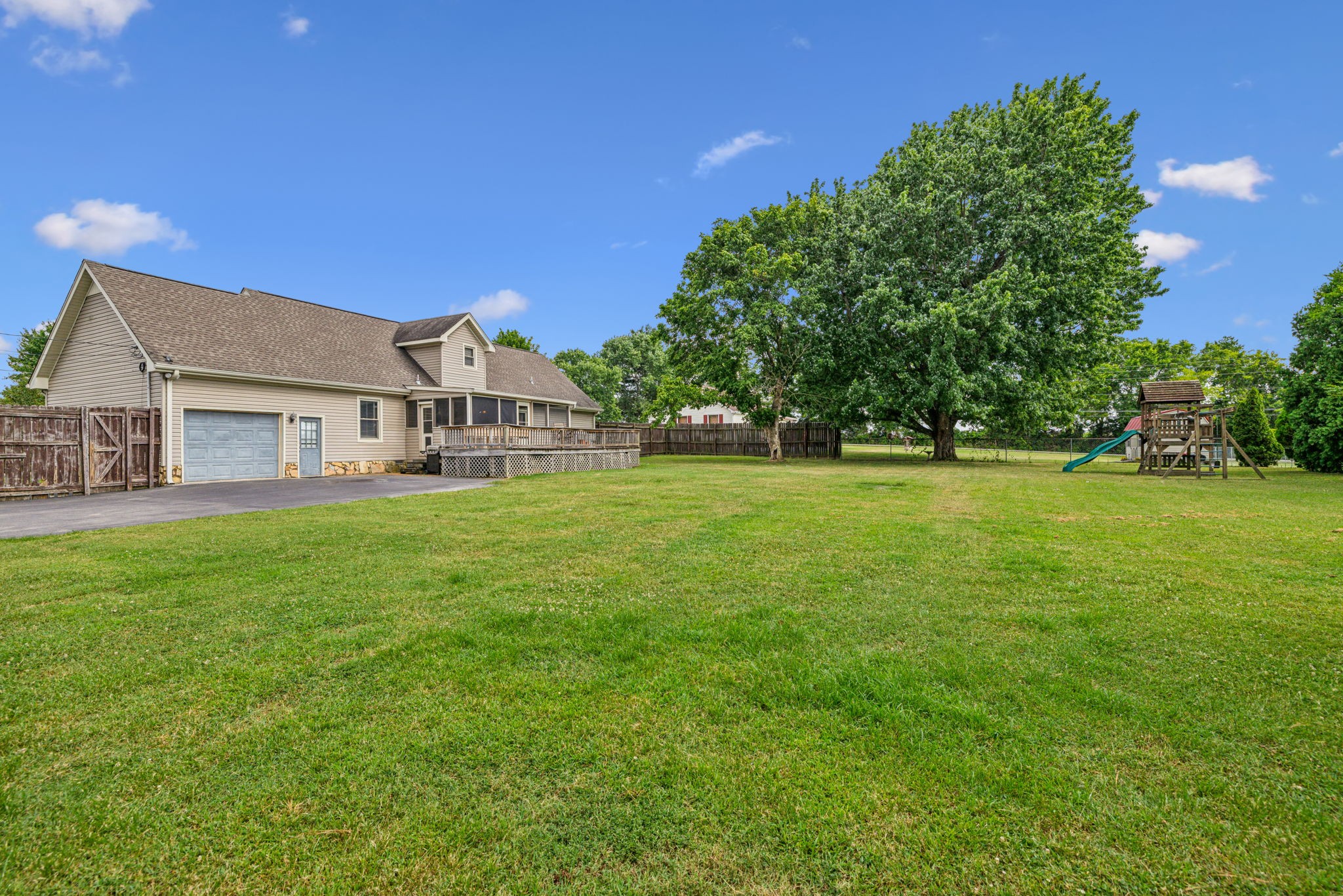 816 Walnut Ridge Dr