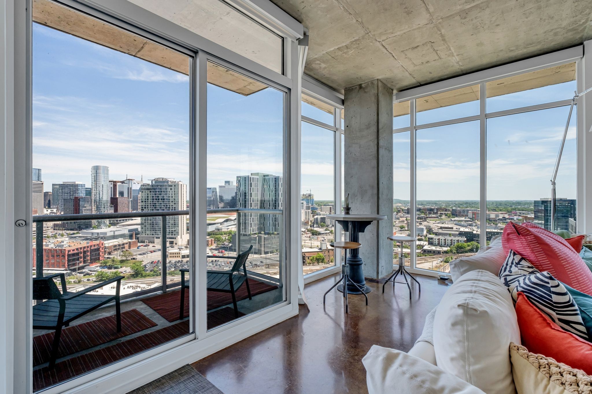 600 12th Ave, S Unit: 2115
