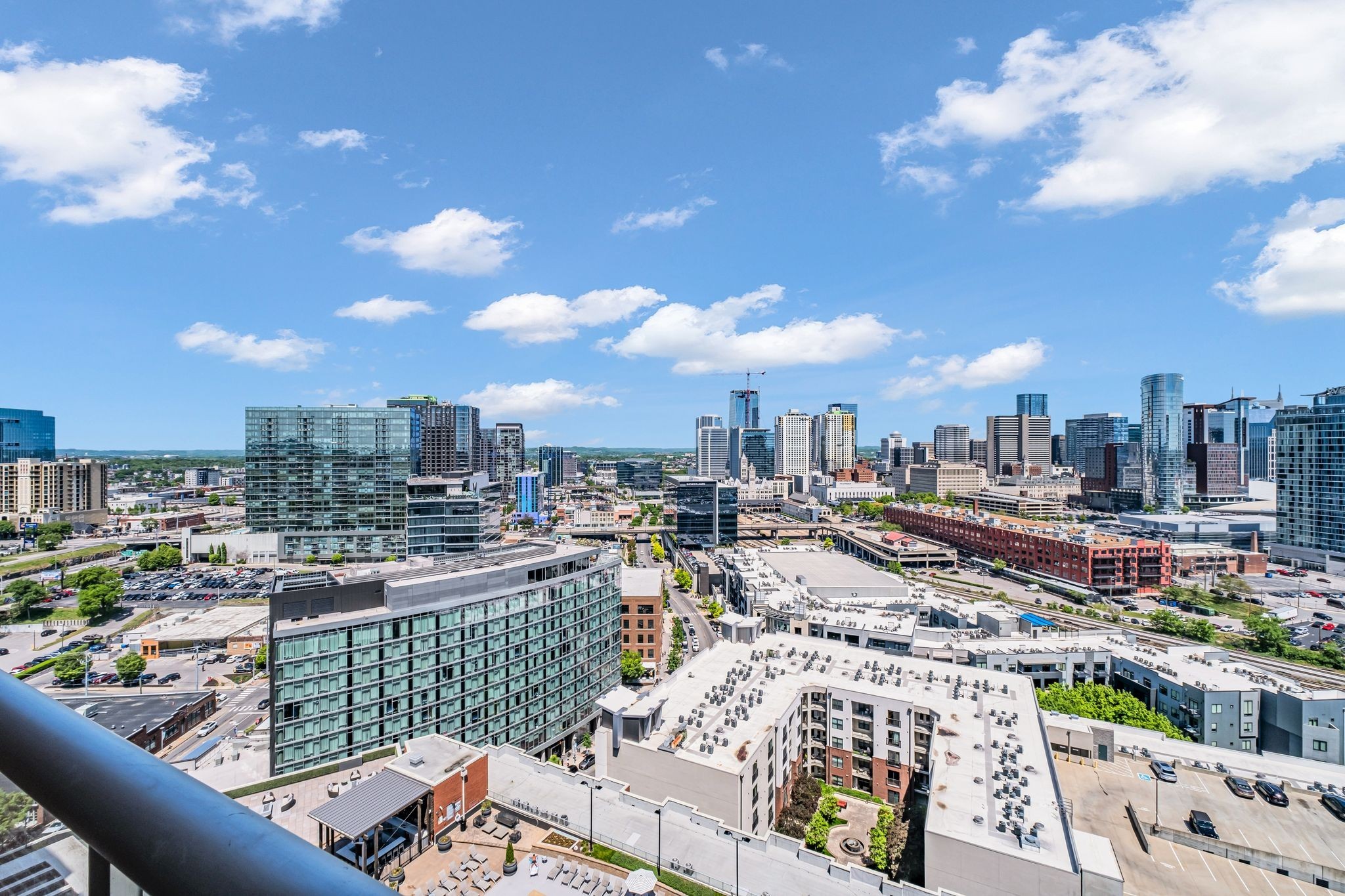 600 12th Ave, S Unit: 2115