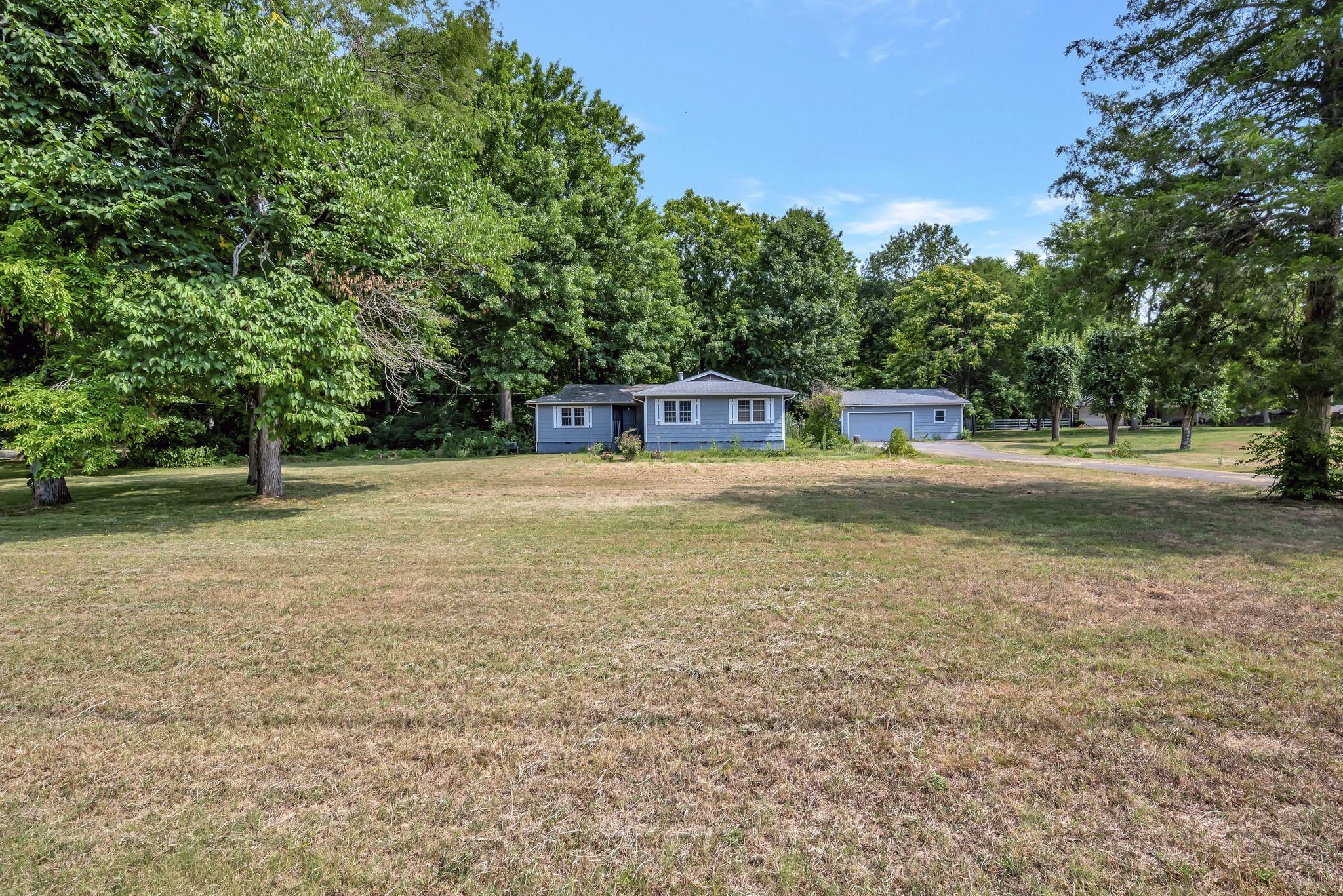 104 Foxland Dr