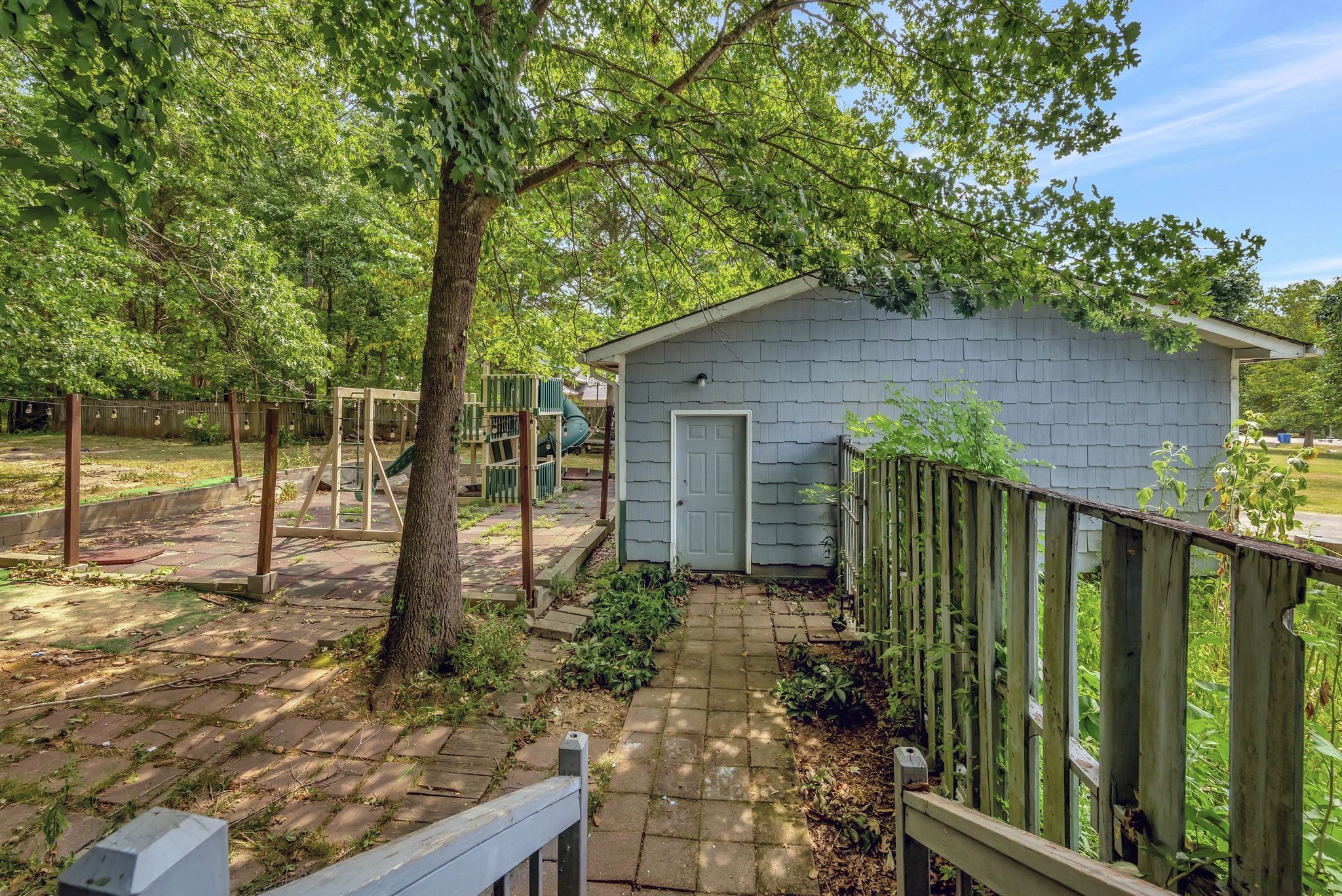 104 Foxland Dr