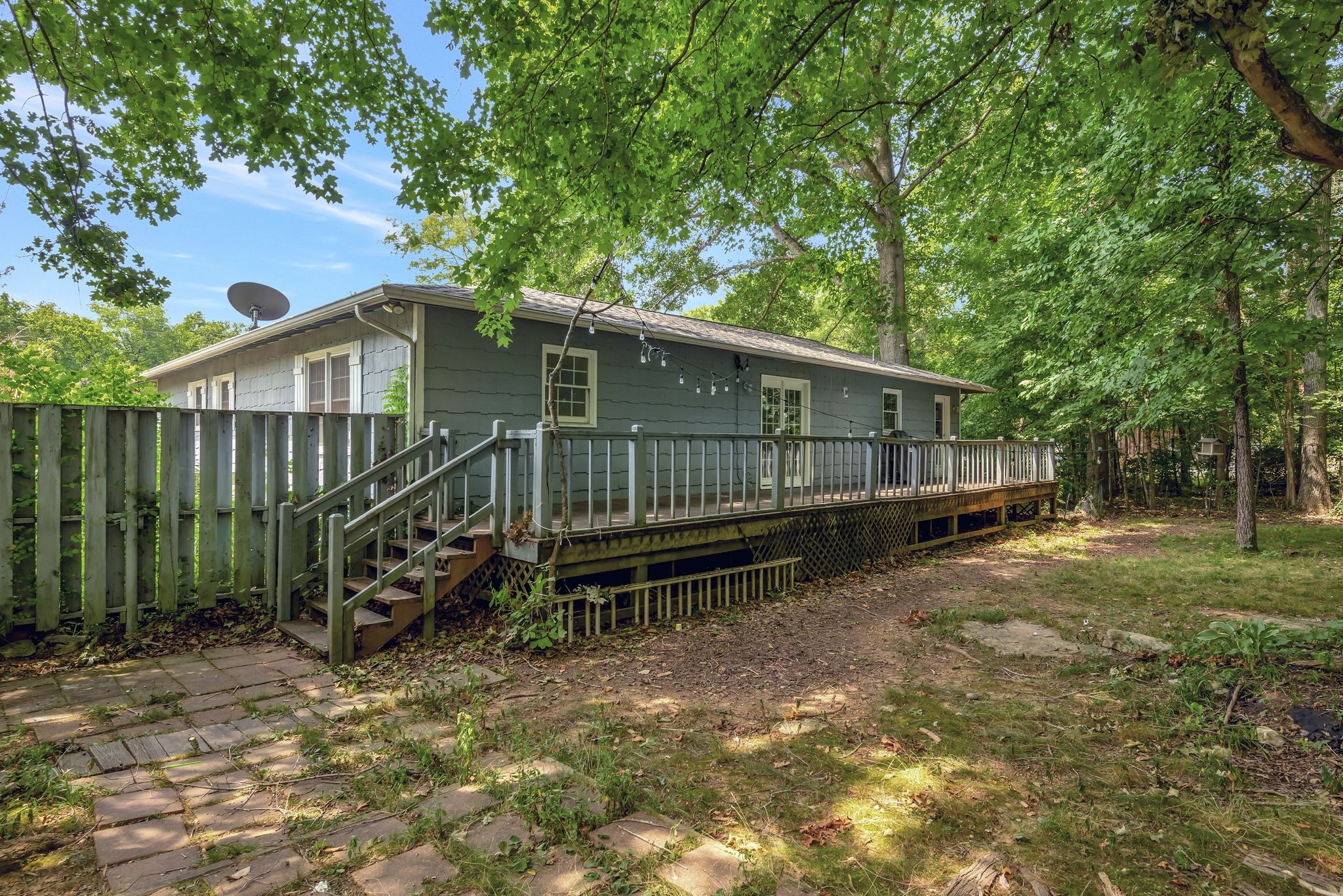 104 Foxland Dr