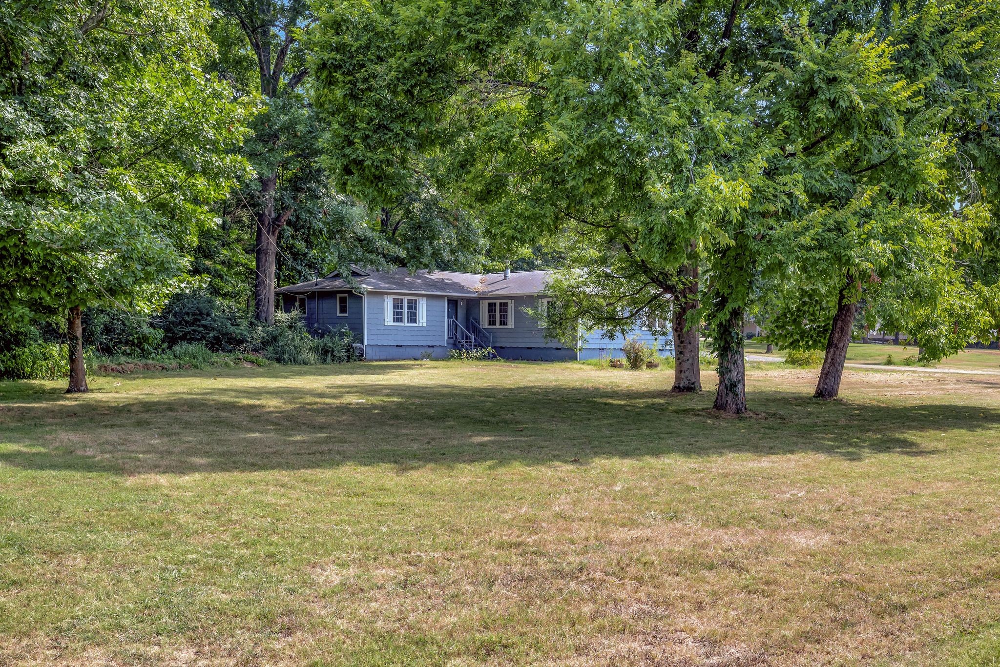 104 Foxland Dr