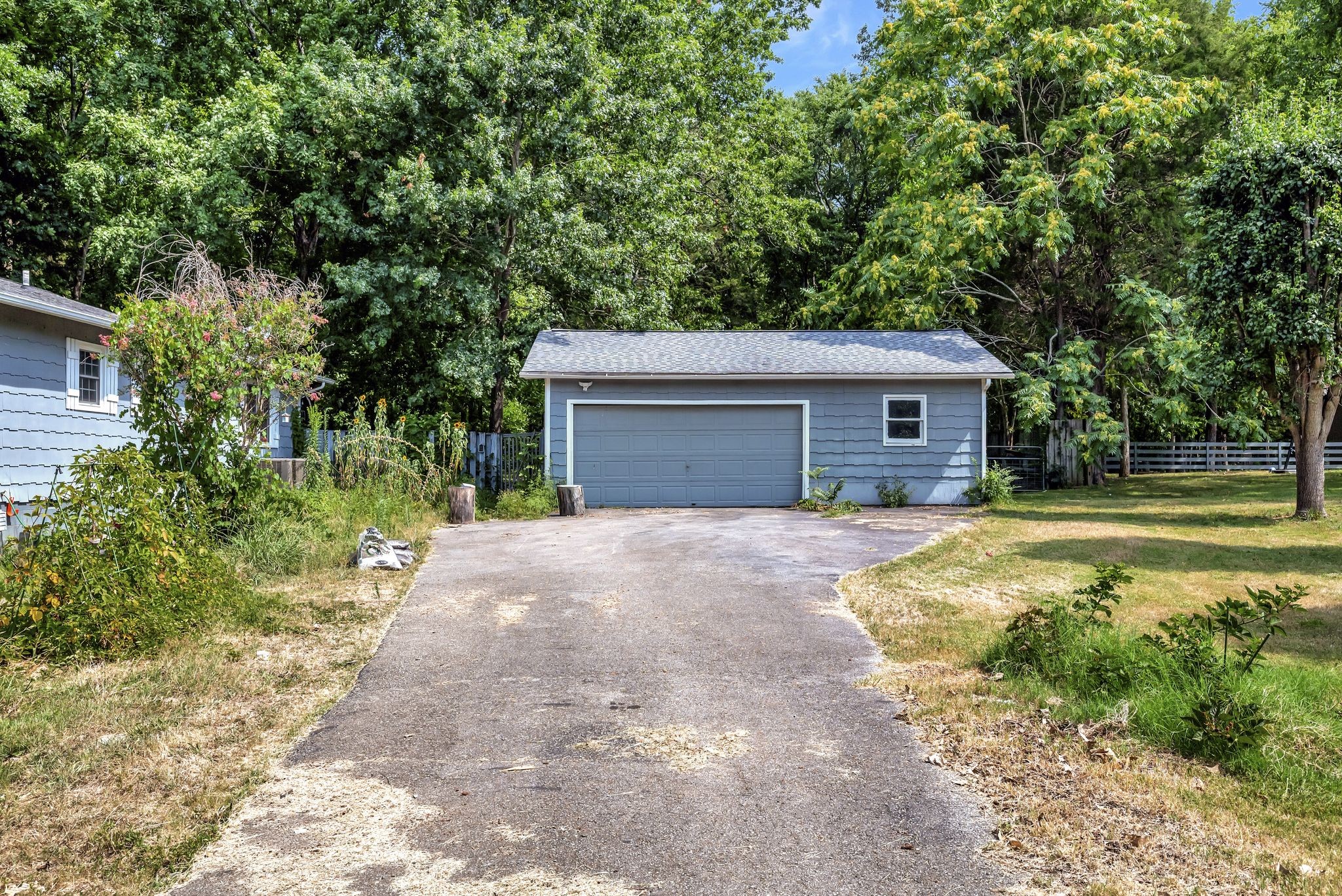104 Foxland Dr