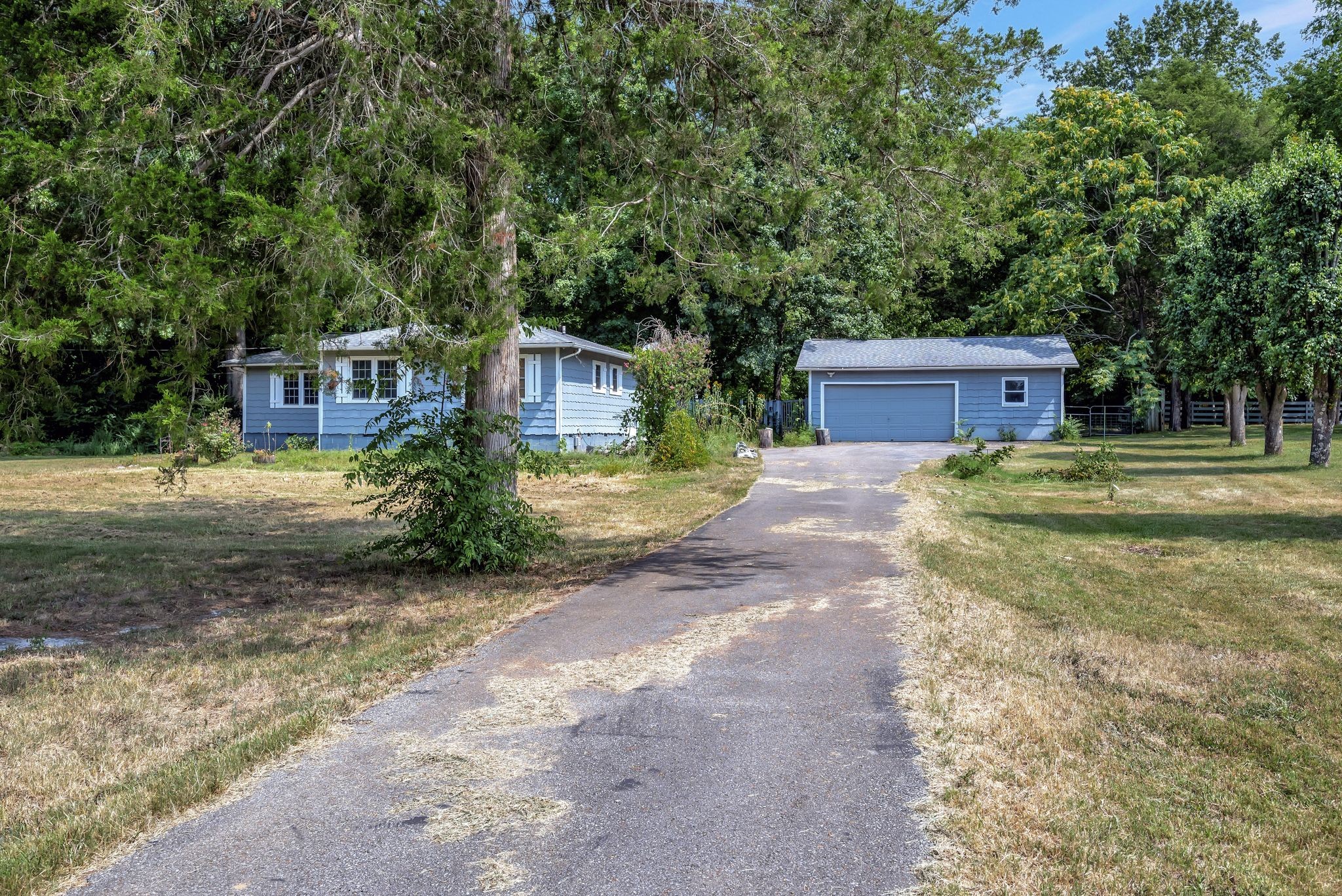 104 Foxland Dr