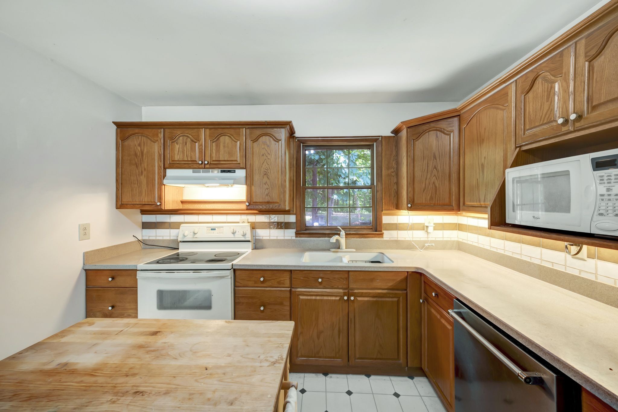 104 Foxland Dr