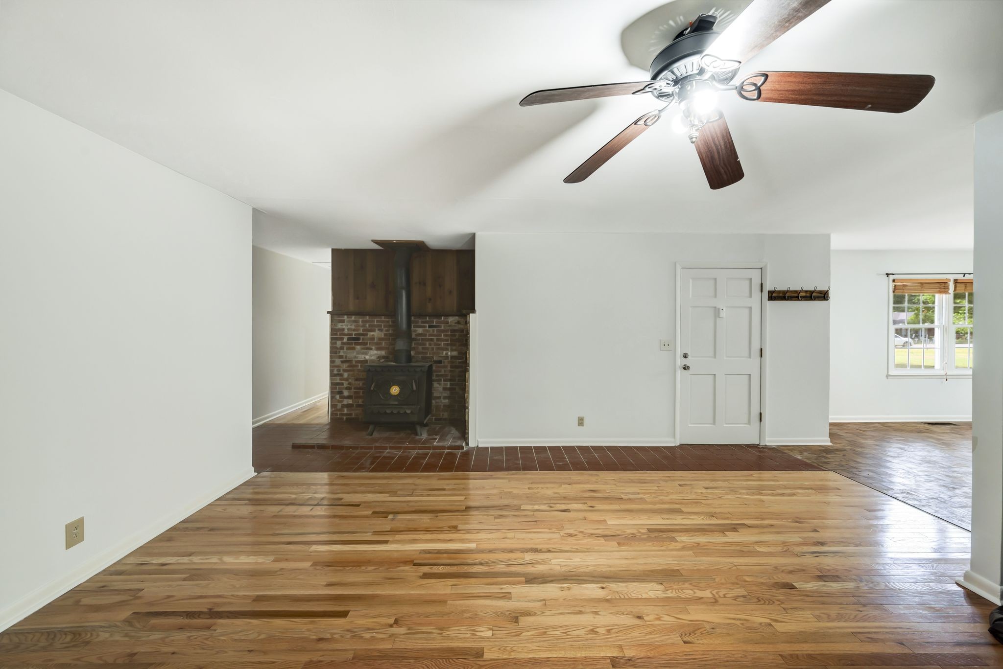 104 Foxland Dr