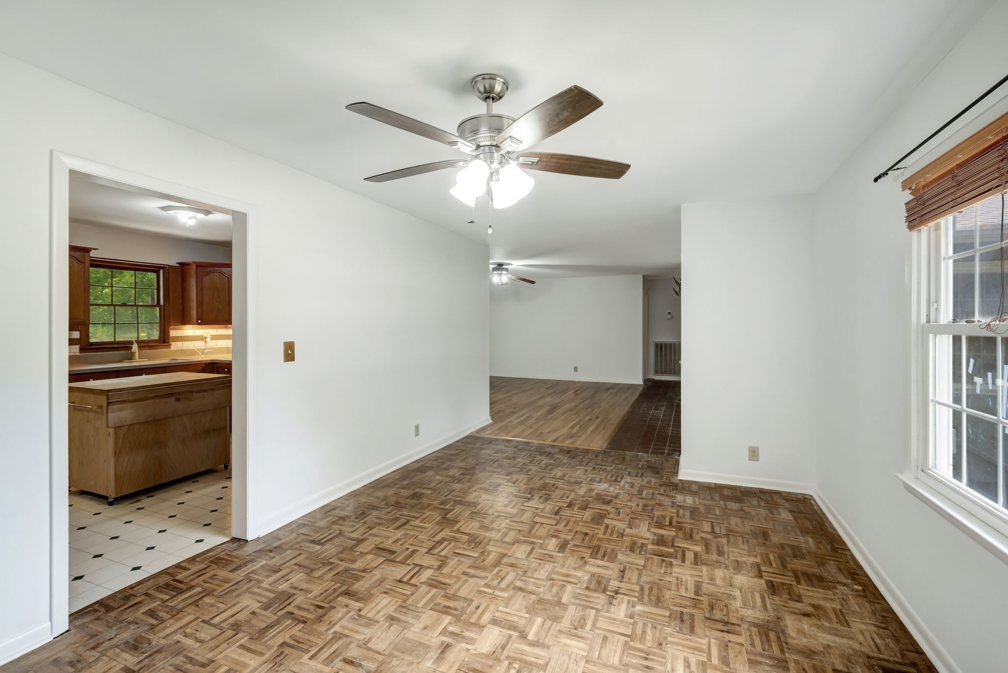 104 Foxland Dr