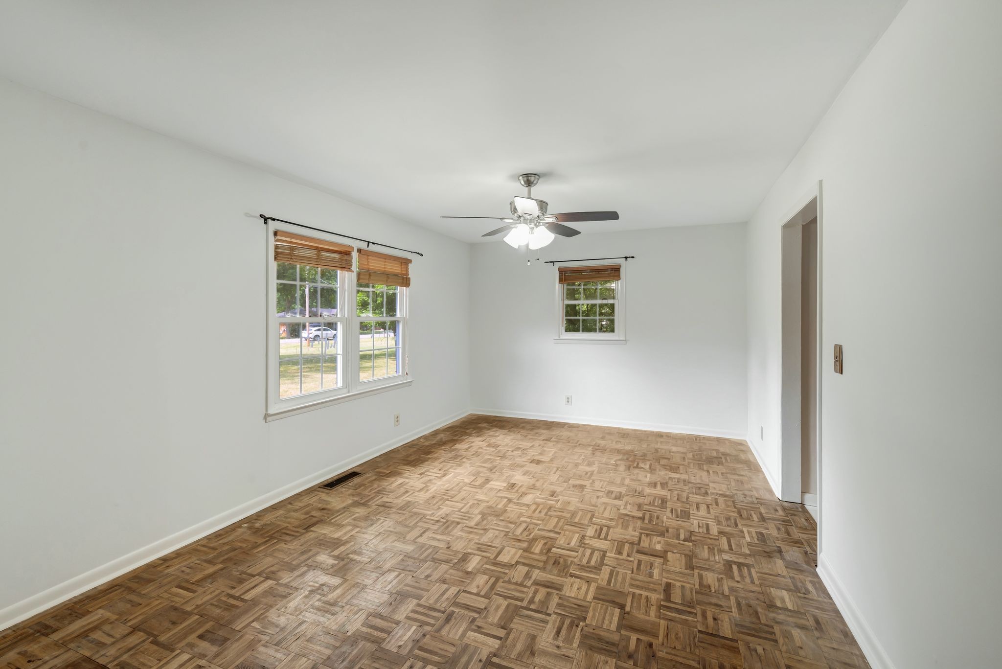 104 Foxland Dr