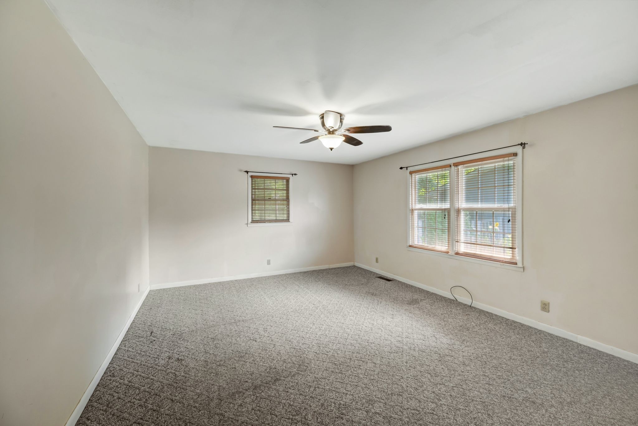 104 Foxland Dr