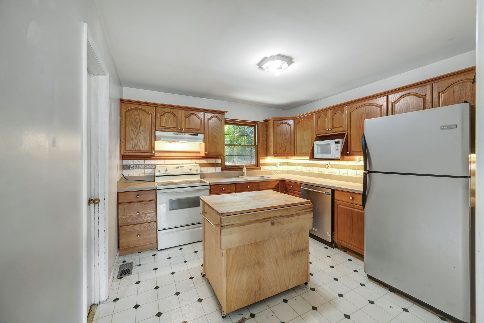 104 Foxland Dr