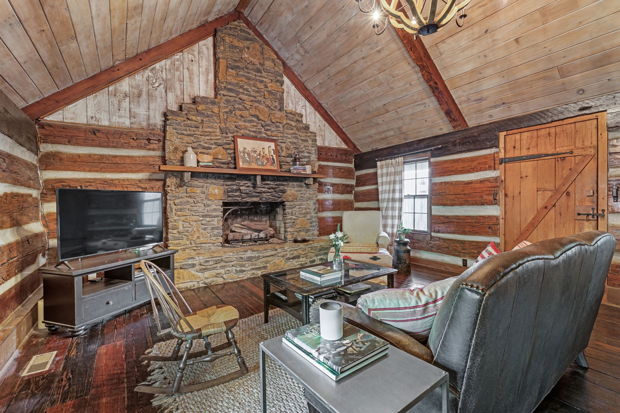 3712 Valley Ridge Dr