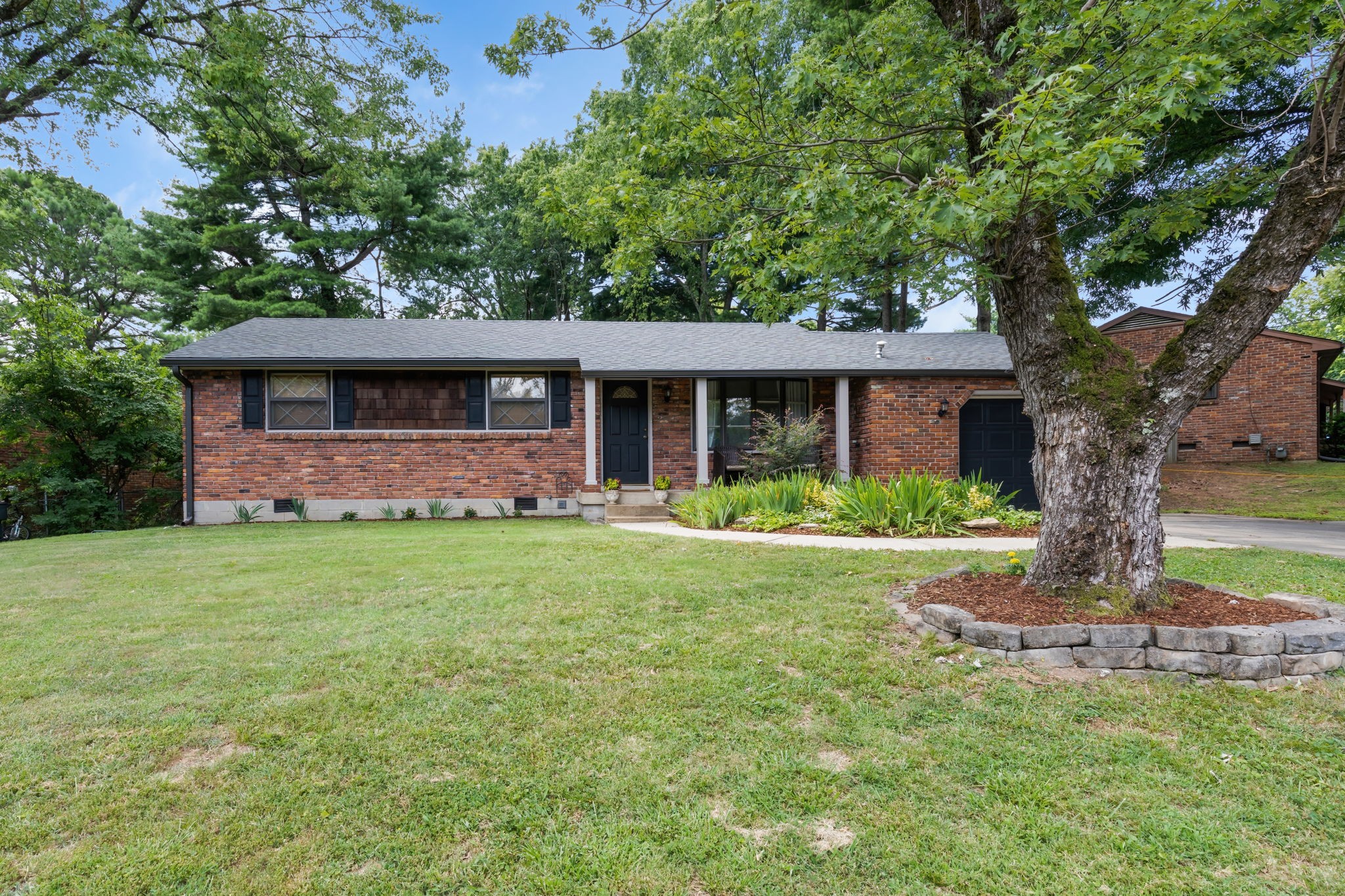 3712 Valley Ridge Dr